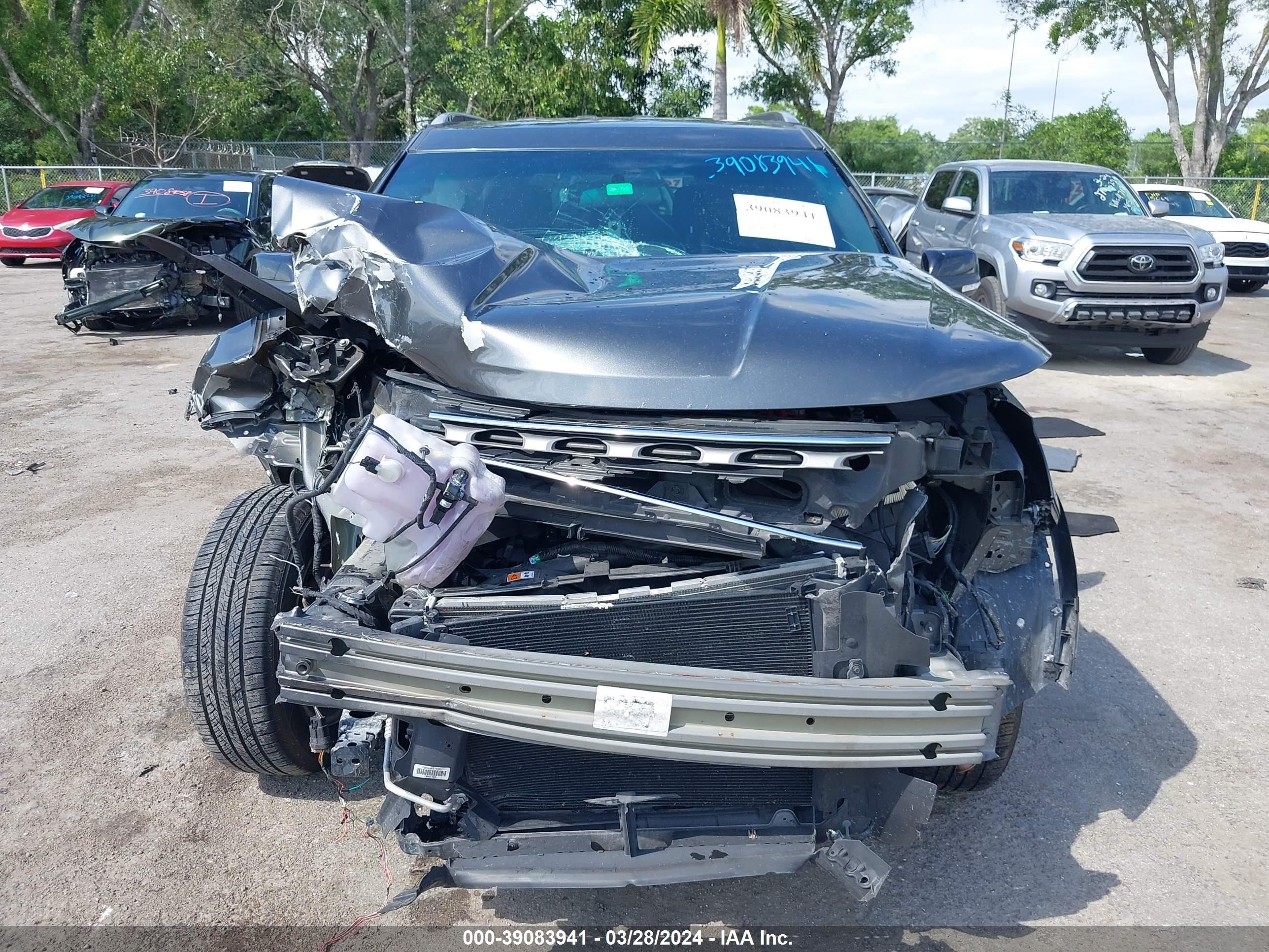 2017 Ford Explorer Xlt vin: 1FM5K7D8XHGA43882