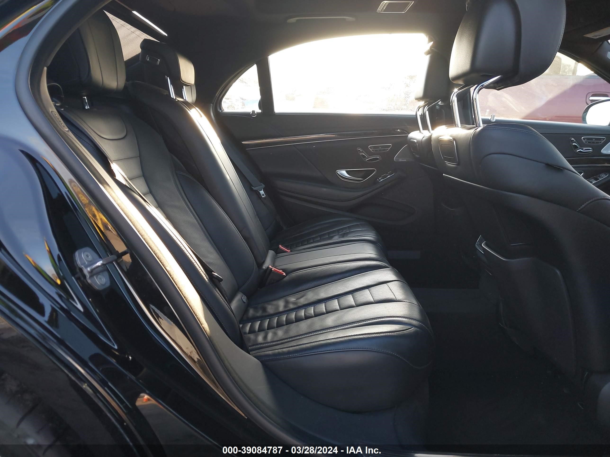 2019 Mercedes-Benz S 560 vin: WDDUG8DB3KA462322