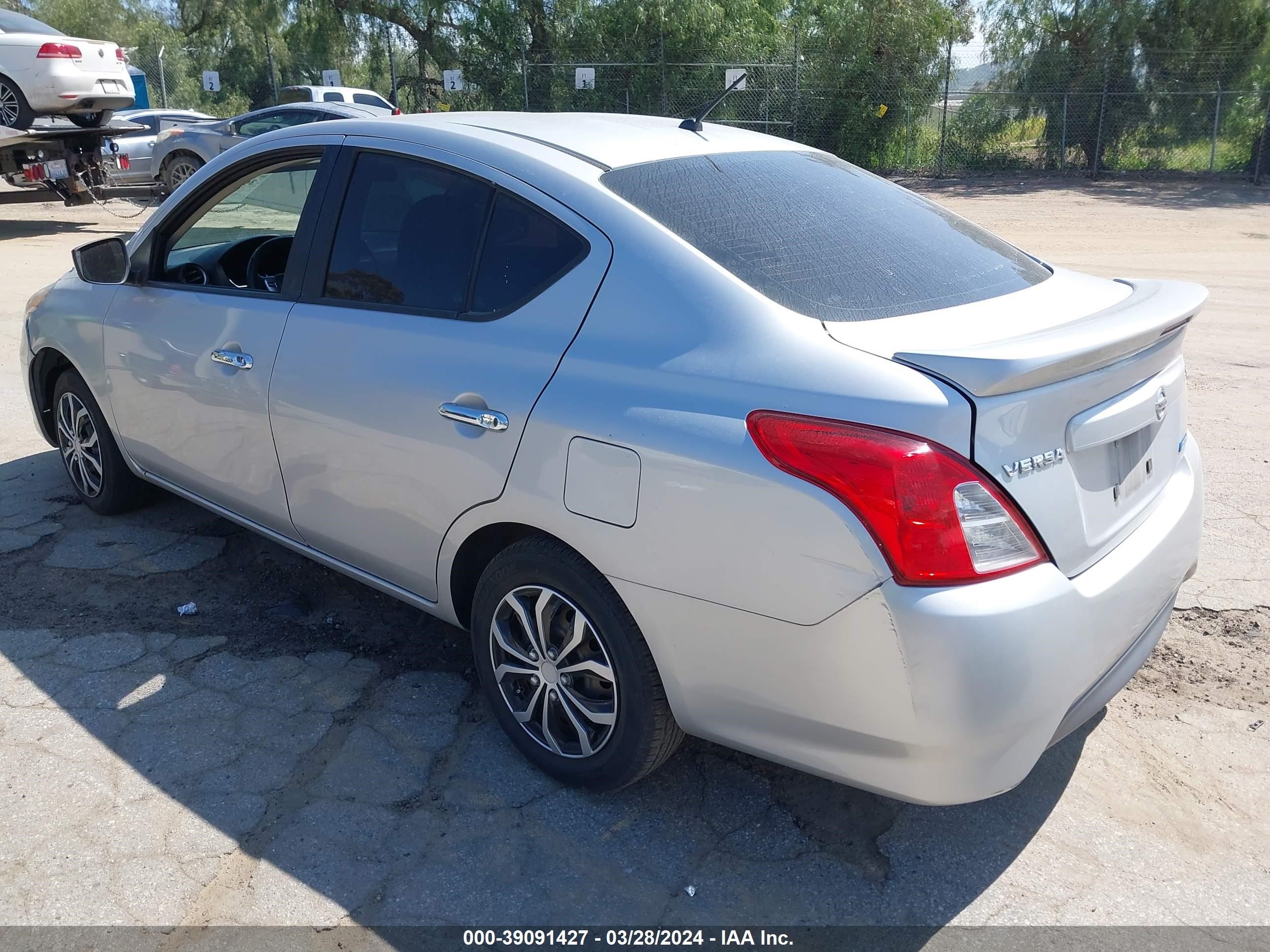 2015 Nissan Versa S/S Plus/Sv/Sl vin: 3N1CN7AP8FL833594