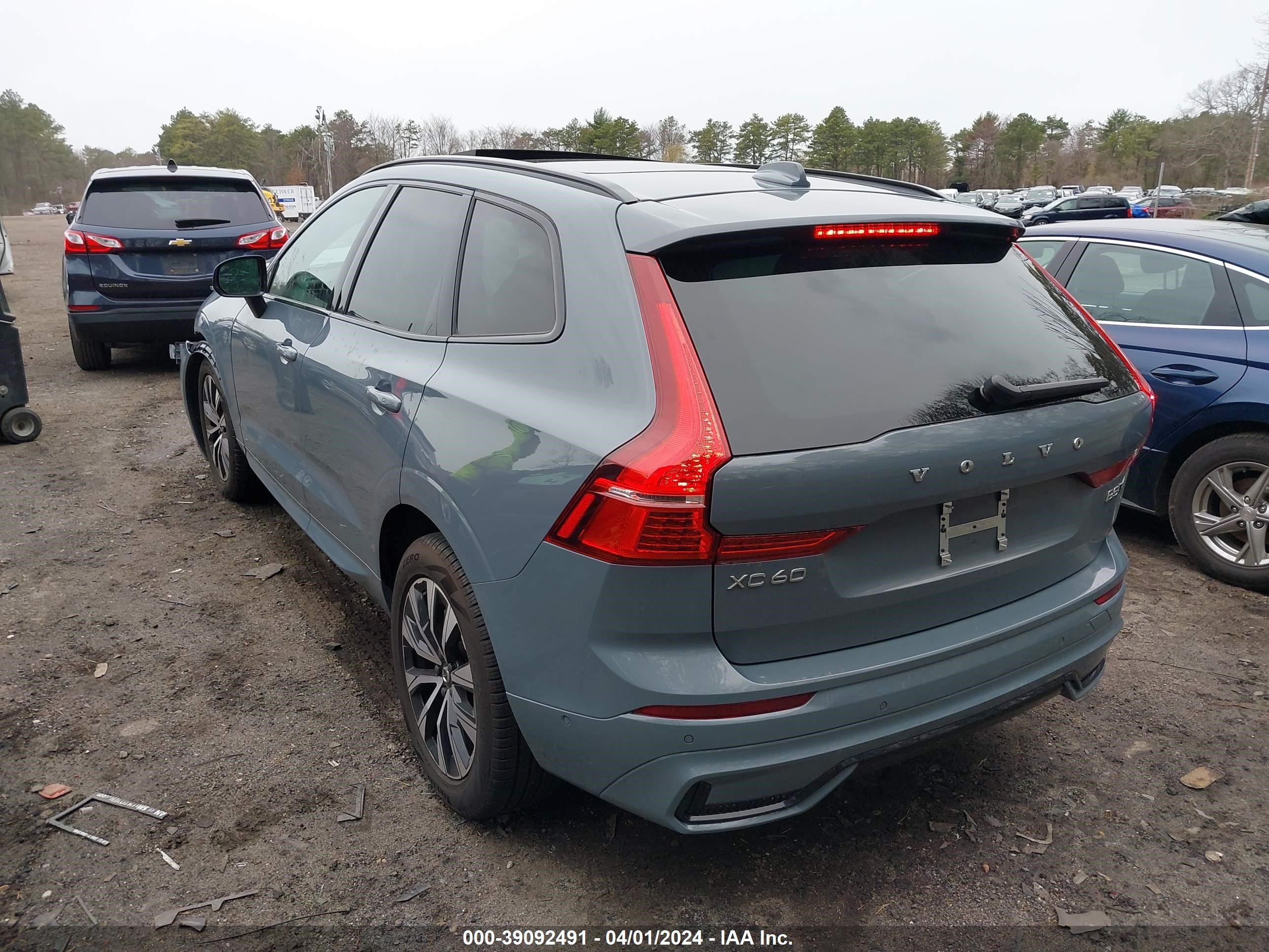 2024 Volvo Xc60 B5 Plus Dark Theme vin: YV4L12RL4R1724751