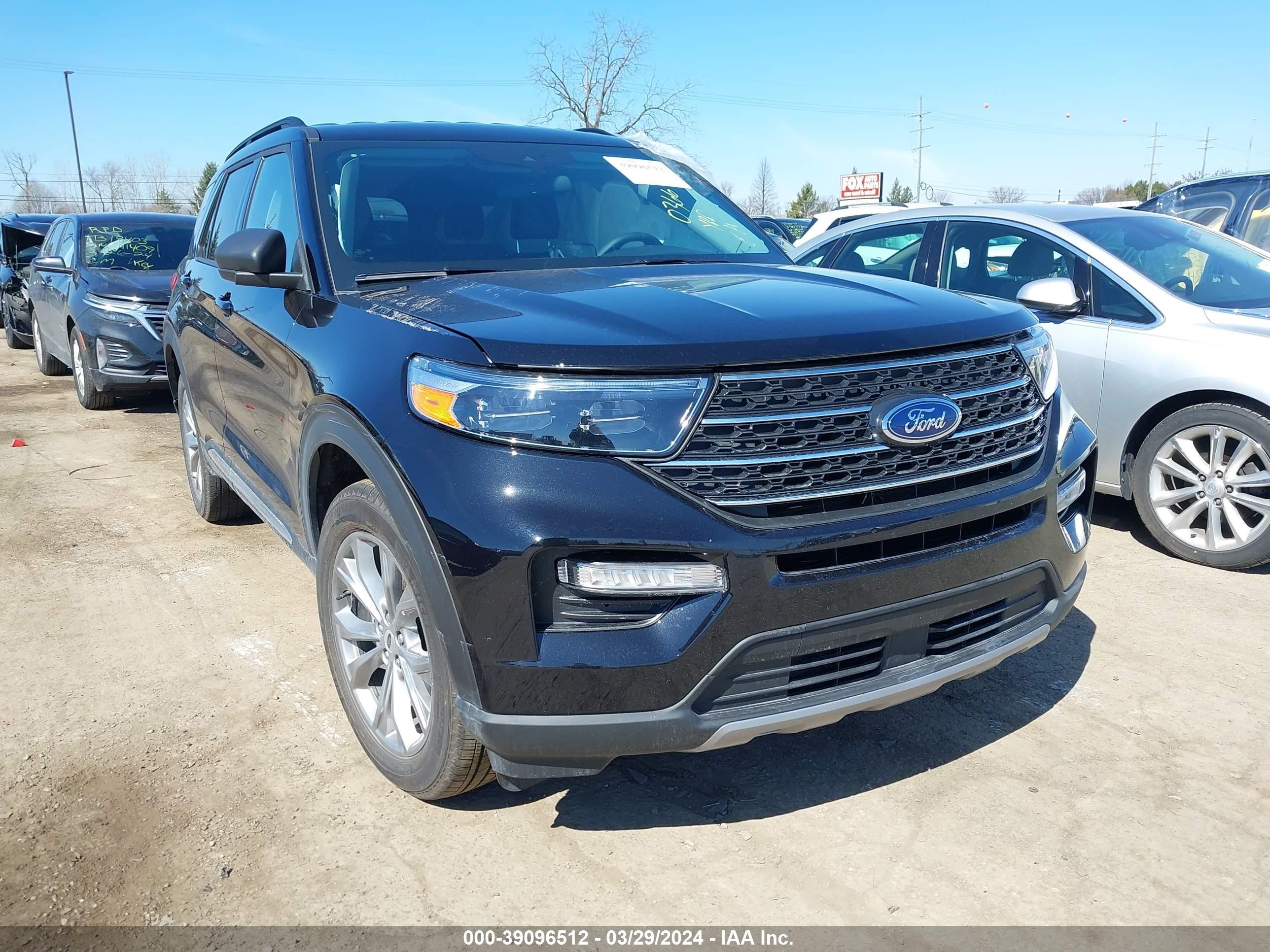 2023 Ford Explorer Xlt vin: 1FMSK8DH1PGB30366