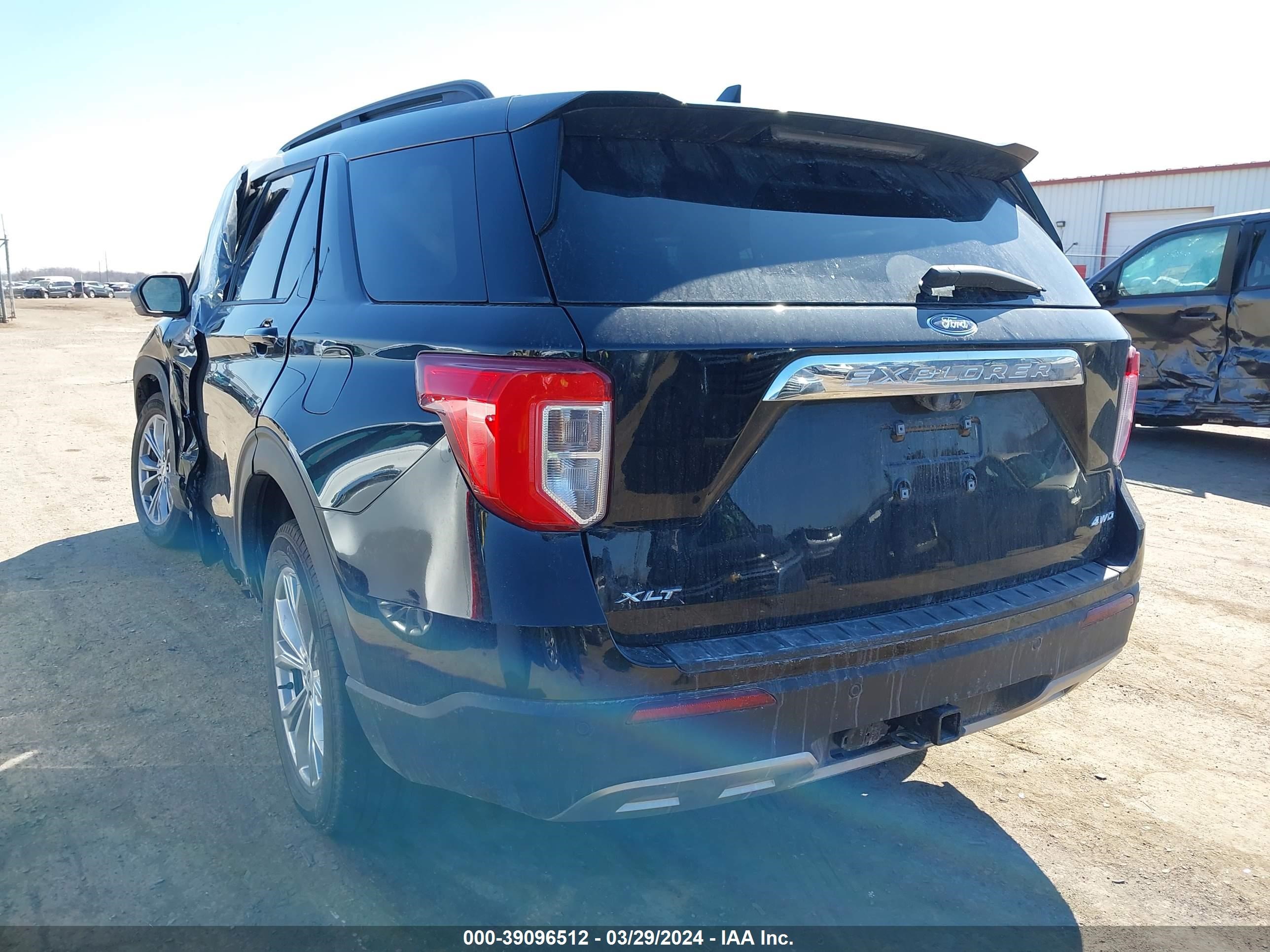 2023 Ford Explorer Xlt vin: 1FMSK8DH1PGB30366