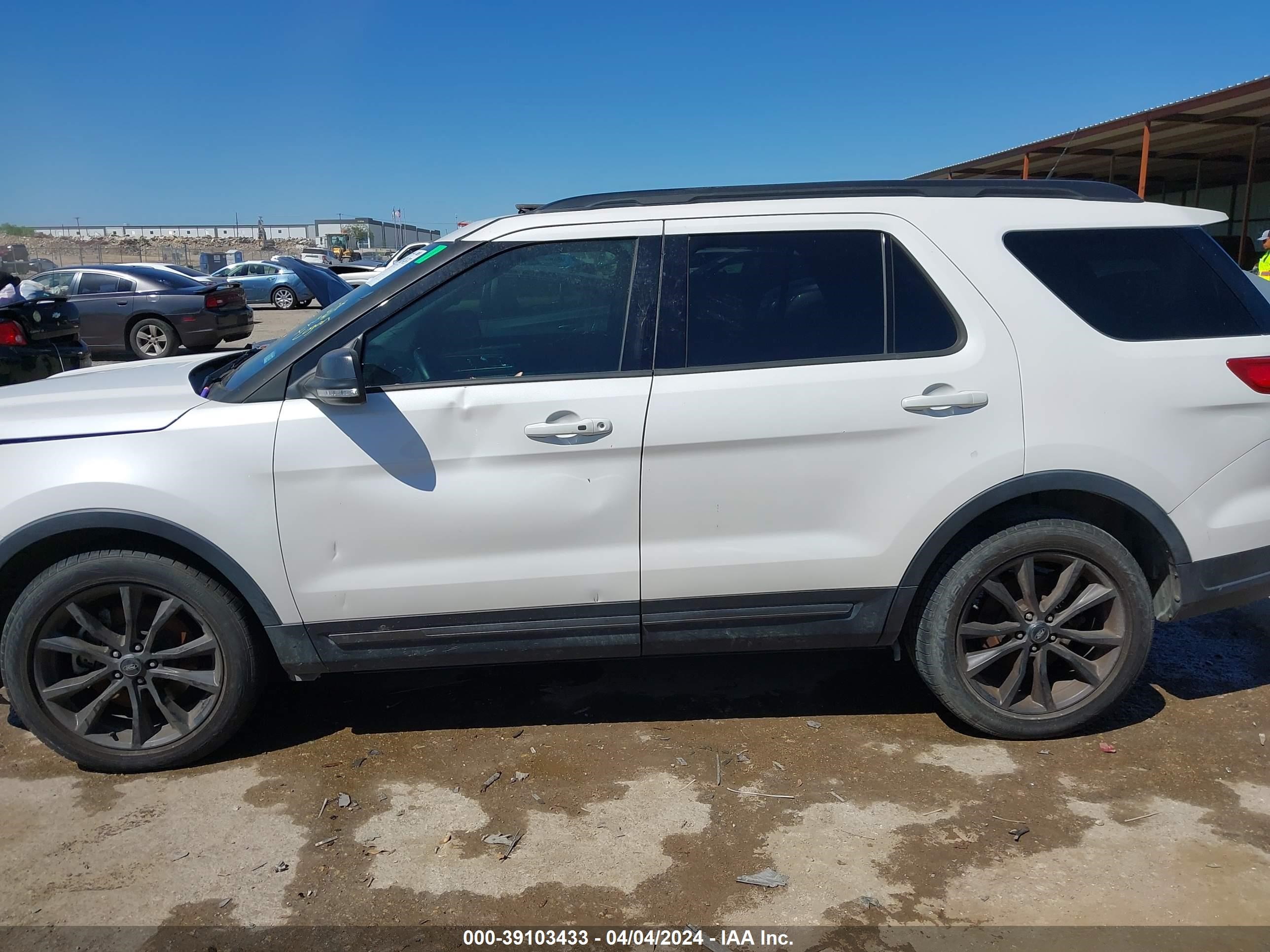 2018 Ford Explorer Xlt vin: 1FM5K7DH1JGC56967