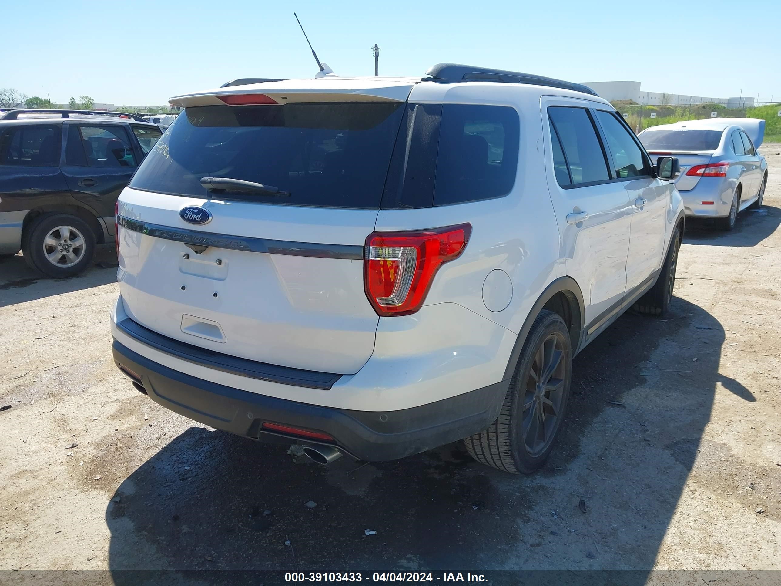 2018 Ford Explorer Xlt vin: 1FM5K7DH1JGC56967