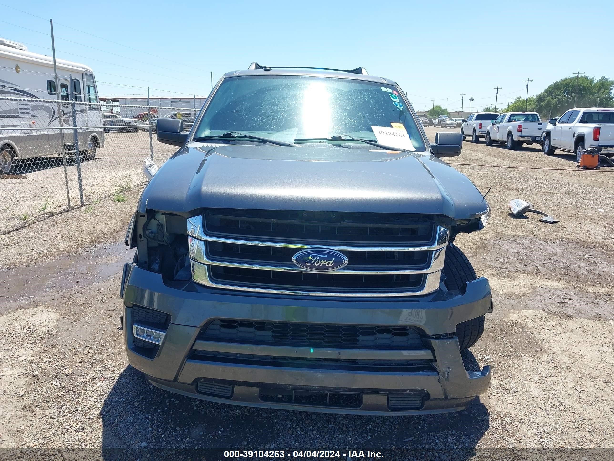 2017 Ford Expedition Xlt vin: 1FMJU1HT6HEA69136