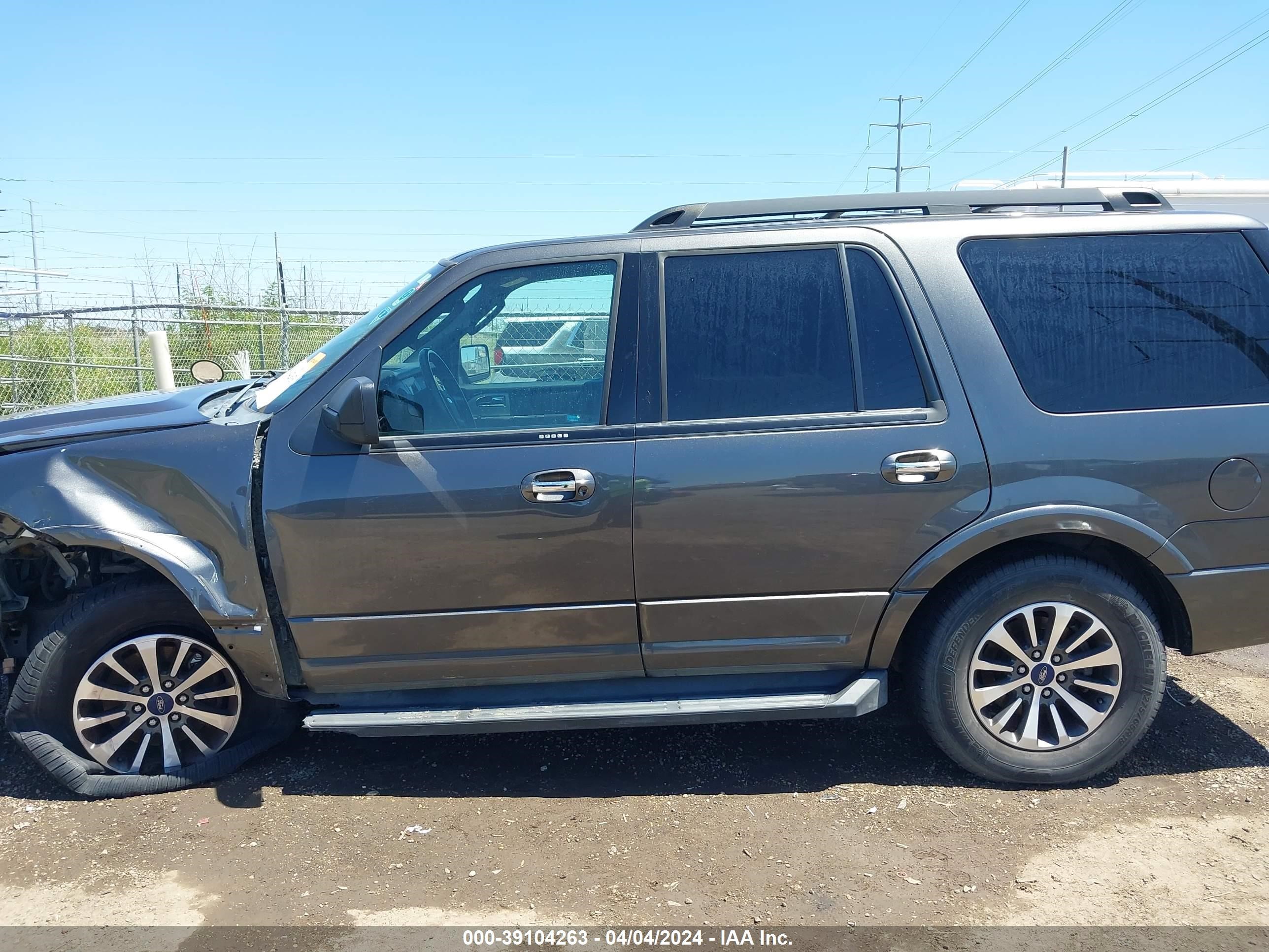 2017 Ford Expedition Xlt vin: 1FMJU1HT6HEA69136