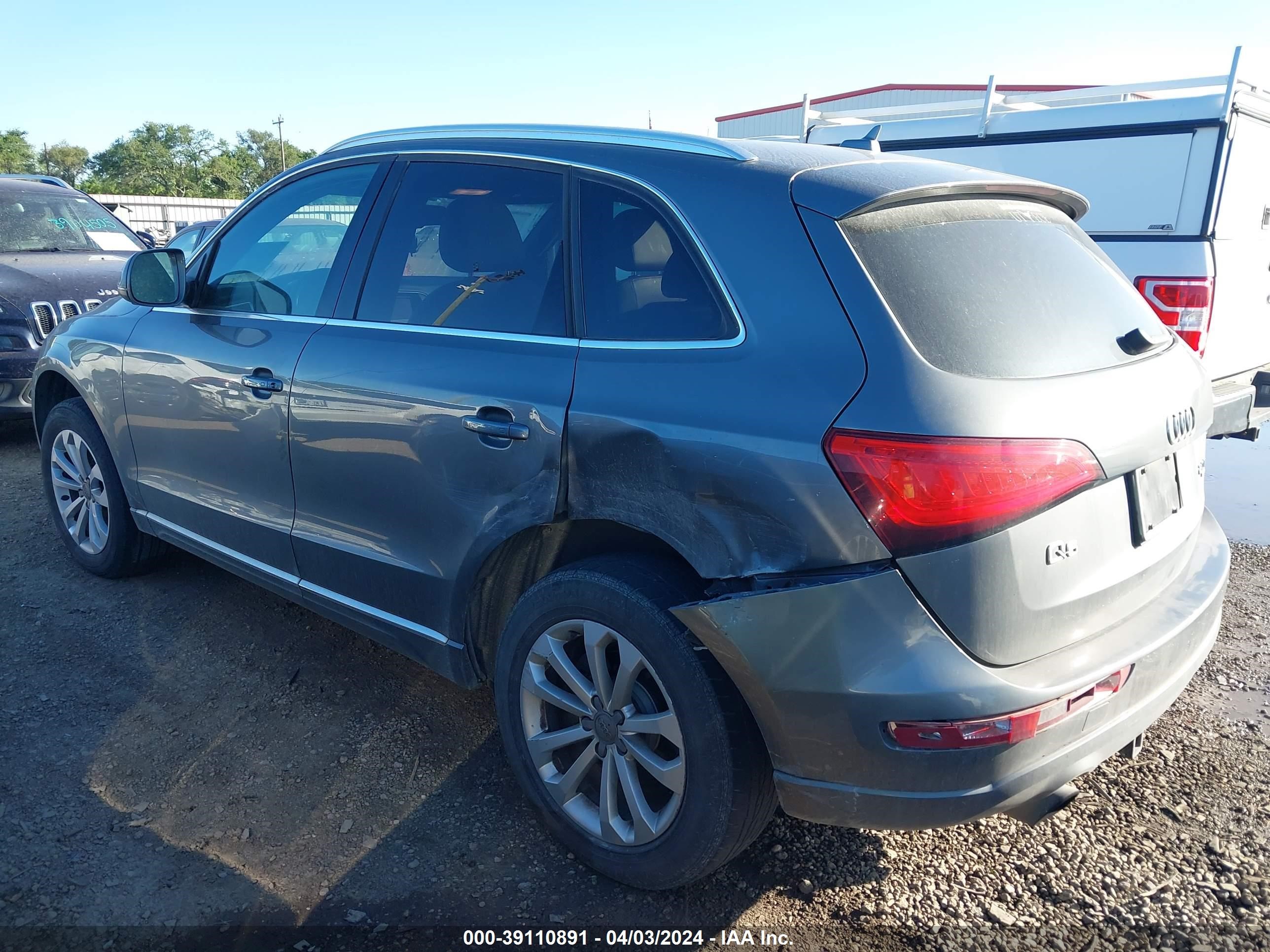 2014 Audi Q5 2.0T Premium vin: WA1LFAFP2EA007744