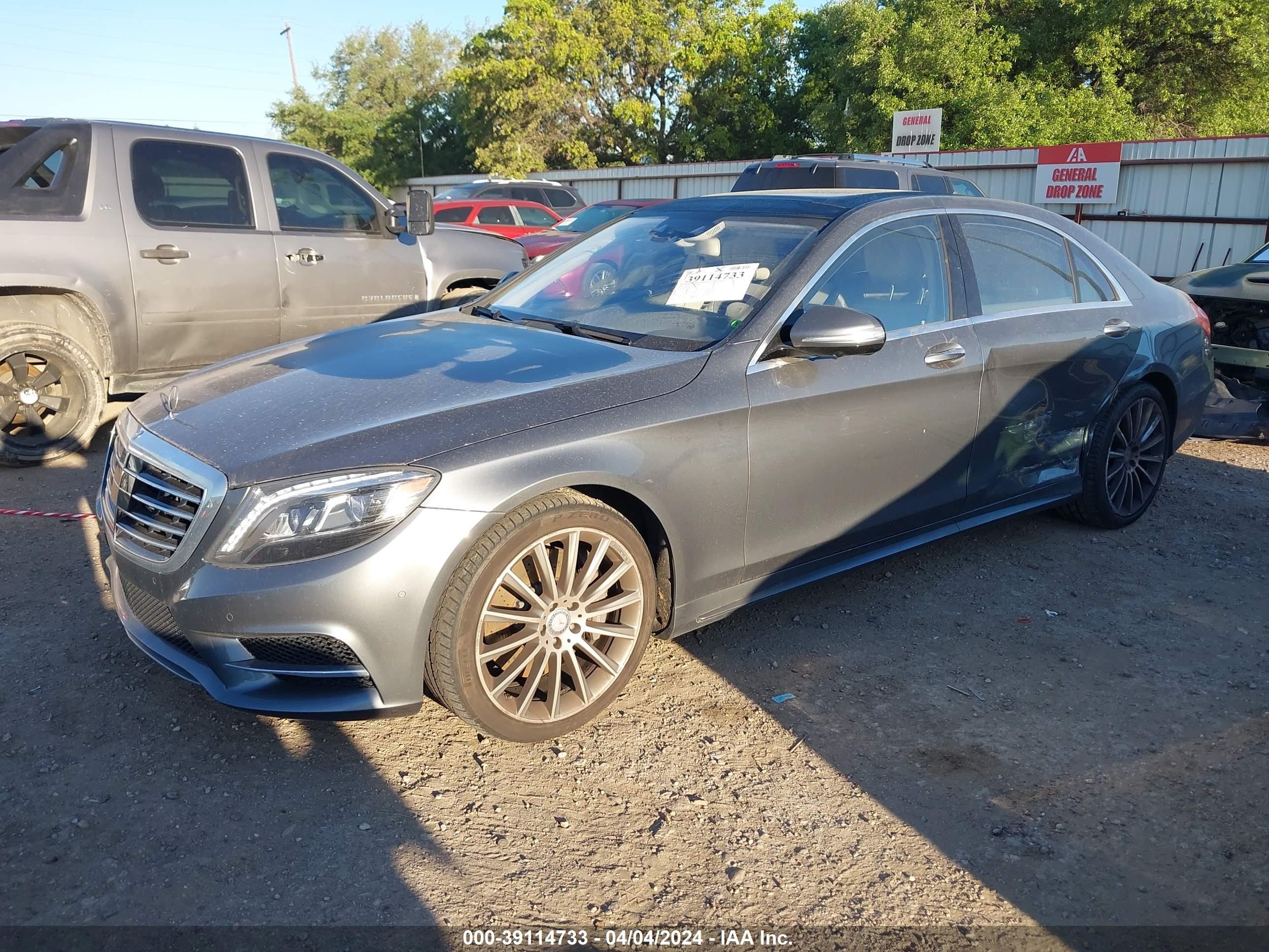 2016 Mercedes-Benz S 550 vin: WDDUG8CBXGA264524