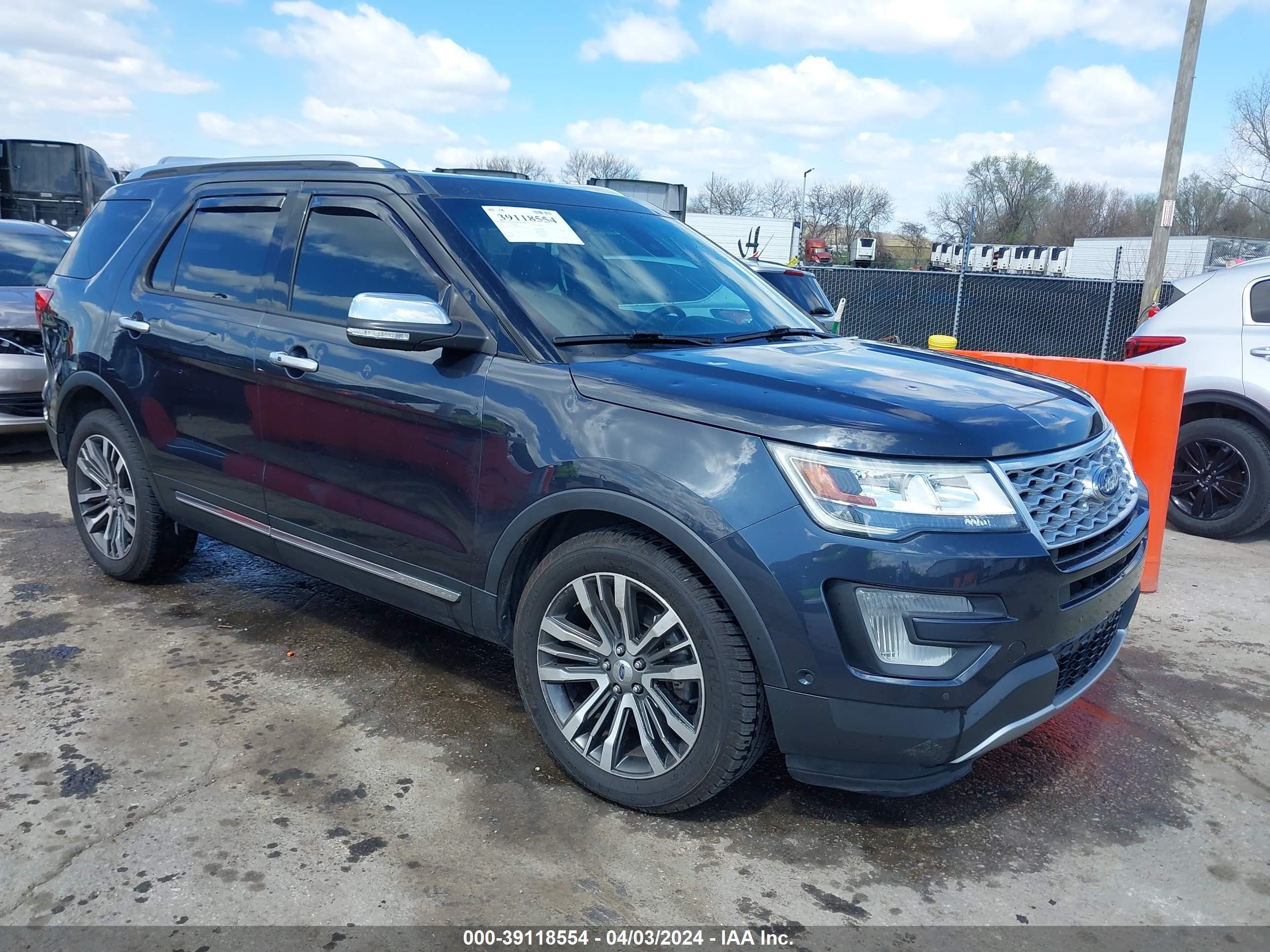 2017 Ford Explorer Platinum vin: 1FM5K8HT3HGA86612