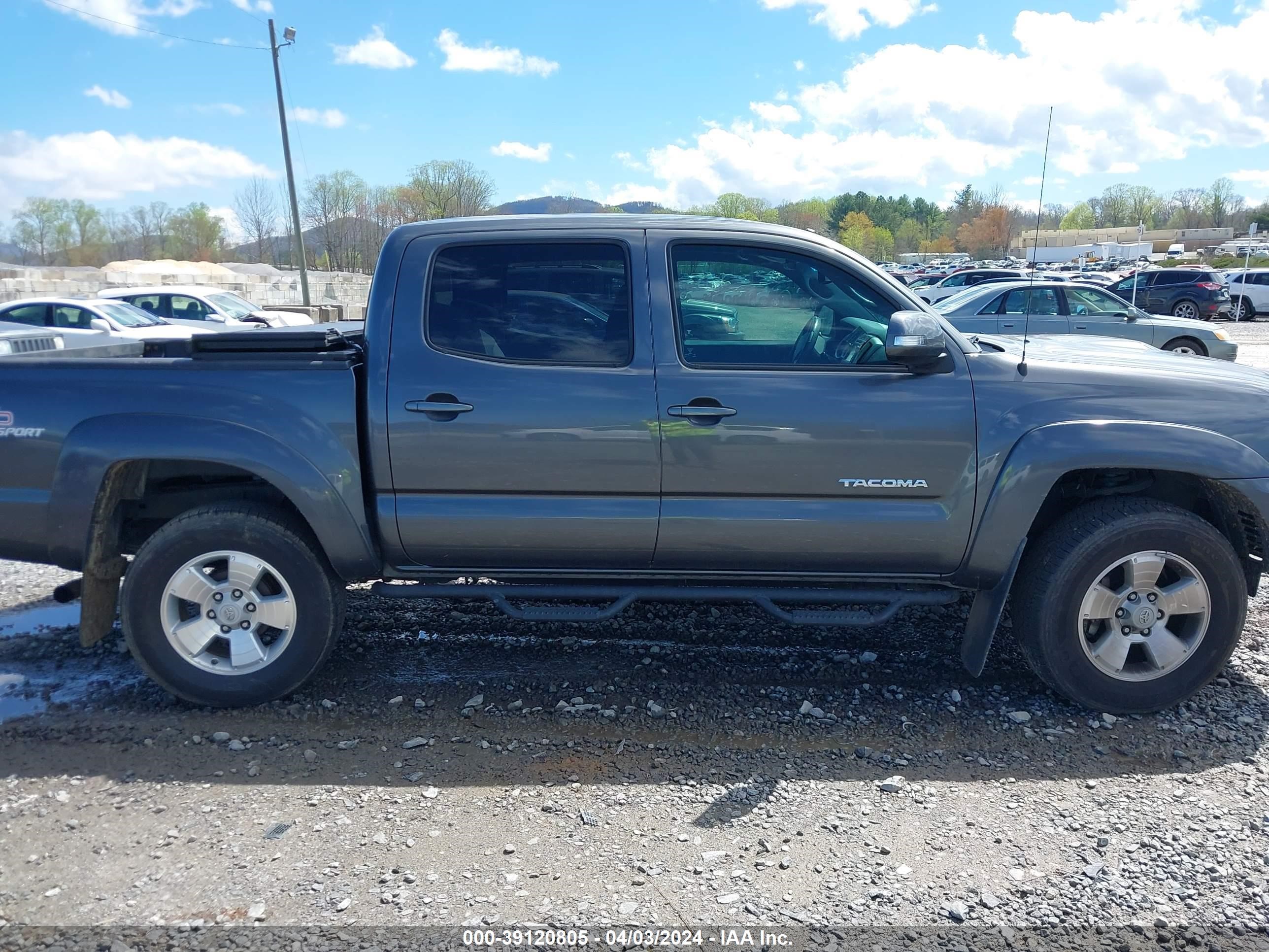 2013 Toyota Tacoma Base V6 vin: 3TMLU4EN9DM132092