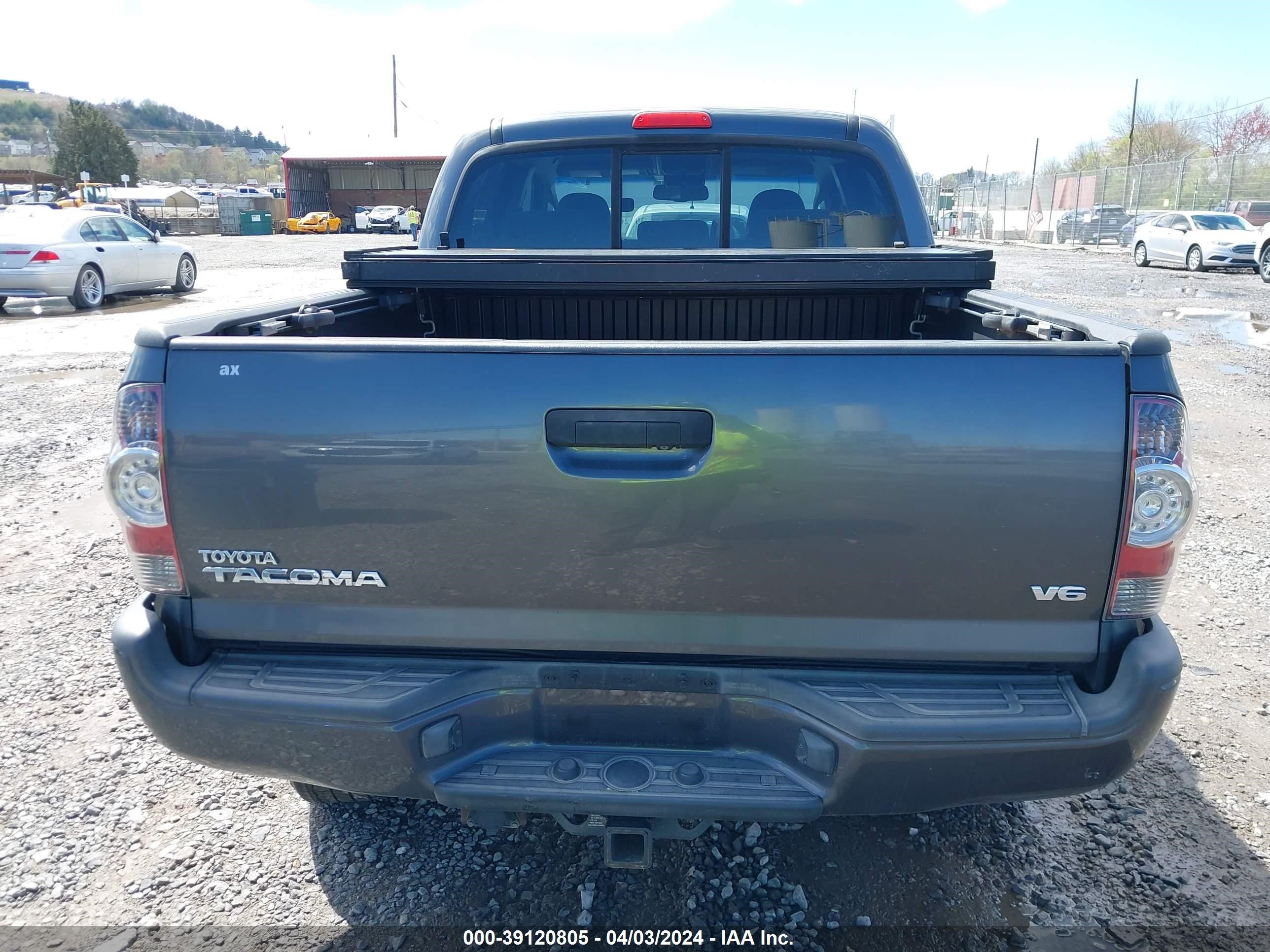 2013 Toyota Tacoma Base V6 vin: 3TMLU4EN9DM132092