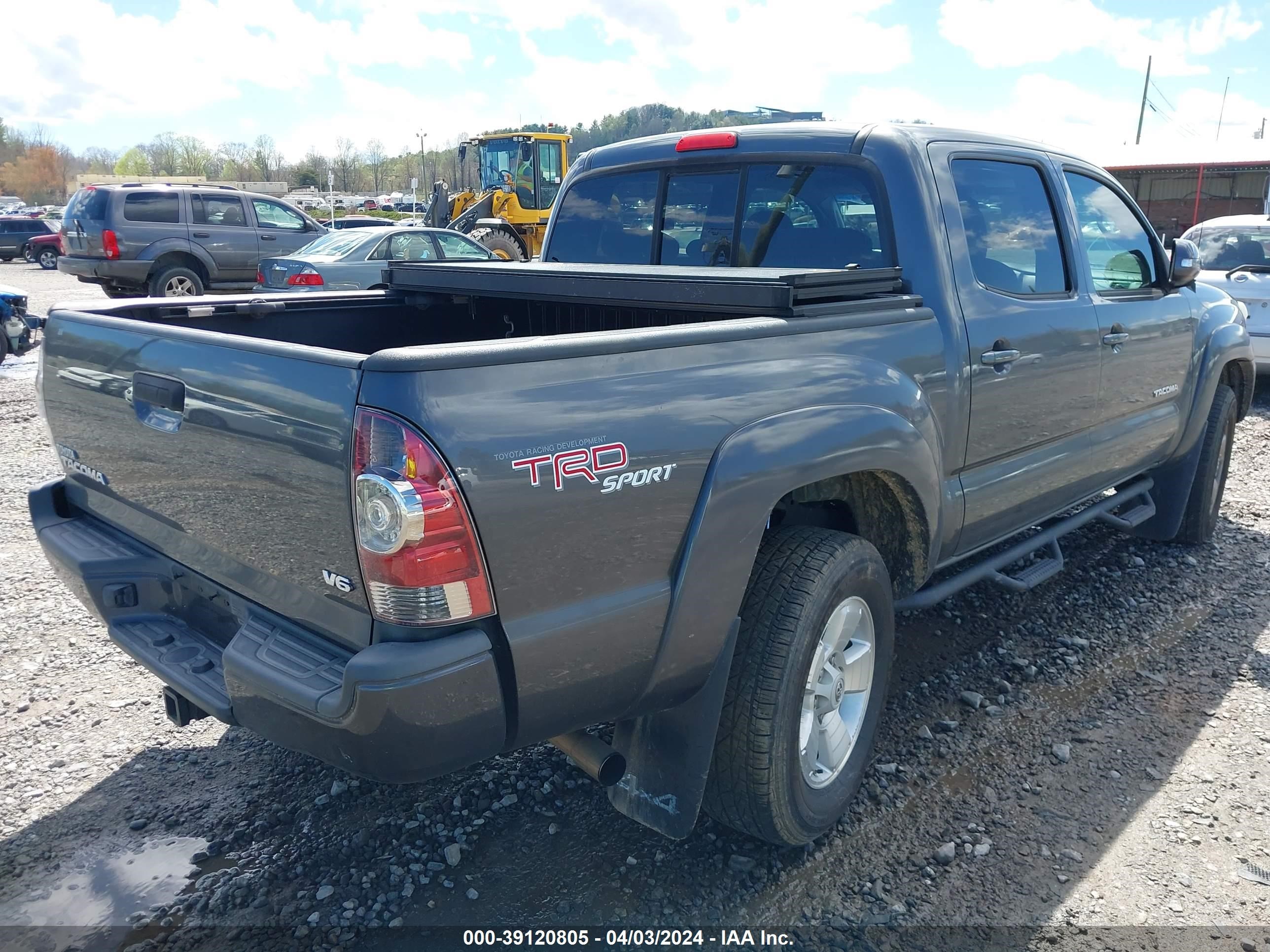 2013 Toyota Tacoma Base V6 vin: 3TMLU4EN9DM132092