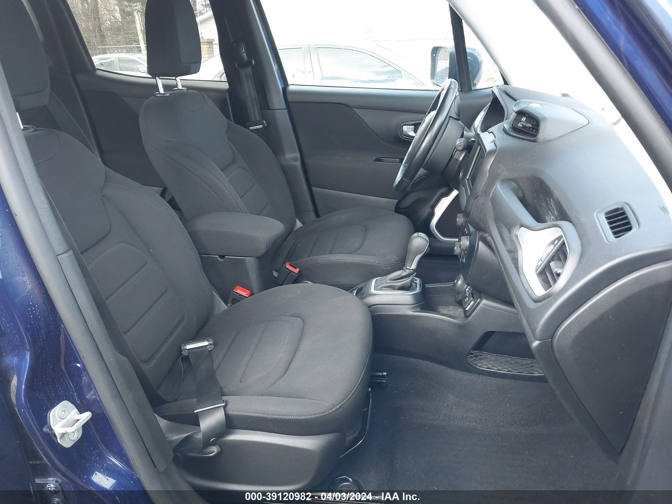 2020 Jeep Renegade Latitude 4X4 vin: ZACNJBBB2LPL83898