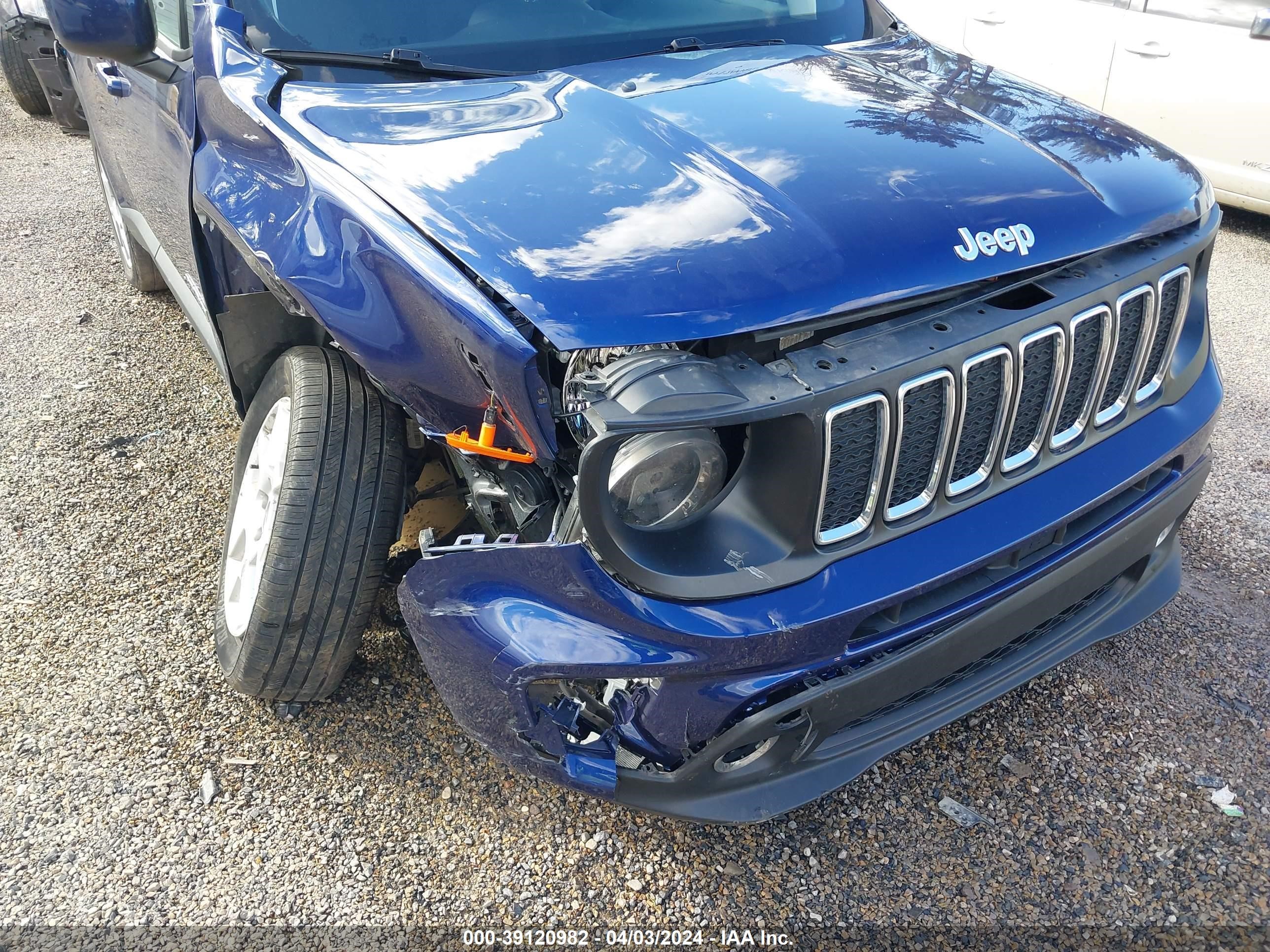 2020 Jeep Renegade Latitude 4X4 vin: ZACNJBBB2LPL83898