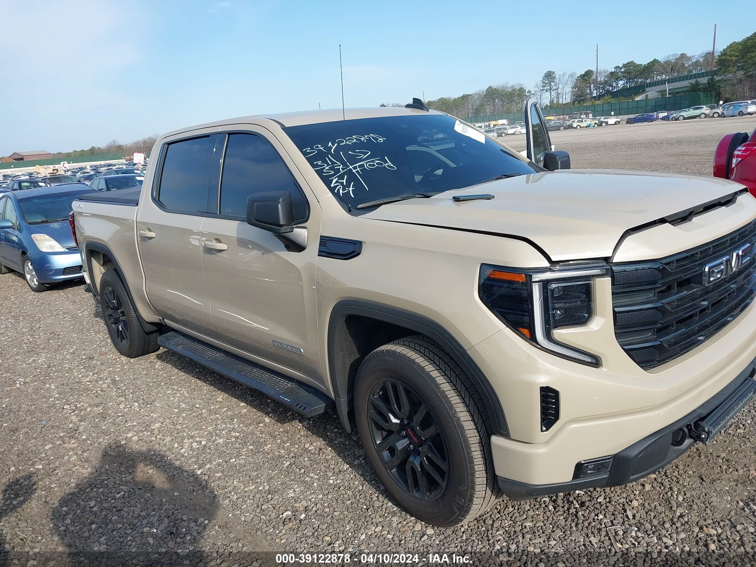 2022 GMC Sierra 1500 4Wd Short Box Elevation With 3Sb vin: 3GTPUCEK5NG588446