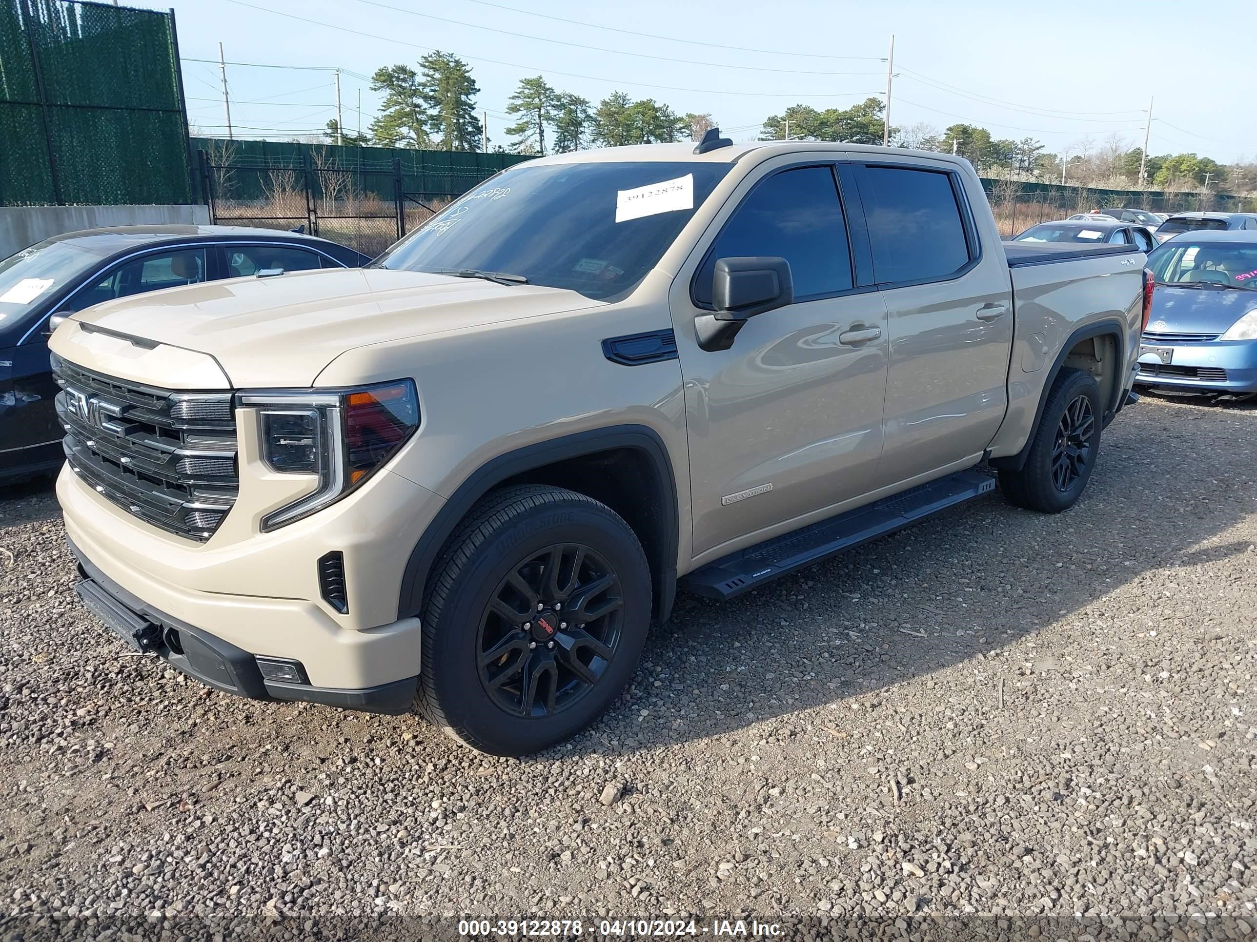 2022 GMC Sierra 1500 4Wd Short Box Elevation With 3Sb vin: 3GTPUCEK5NG588446