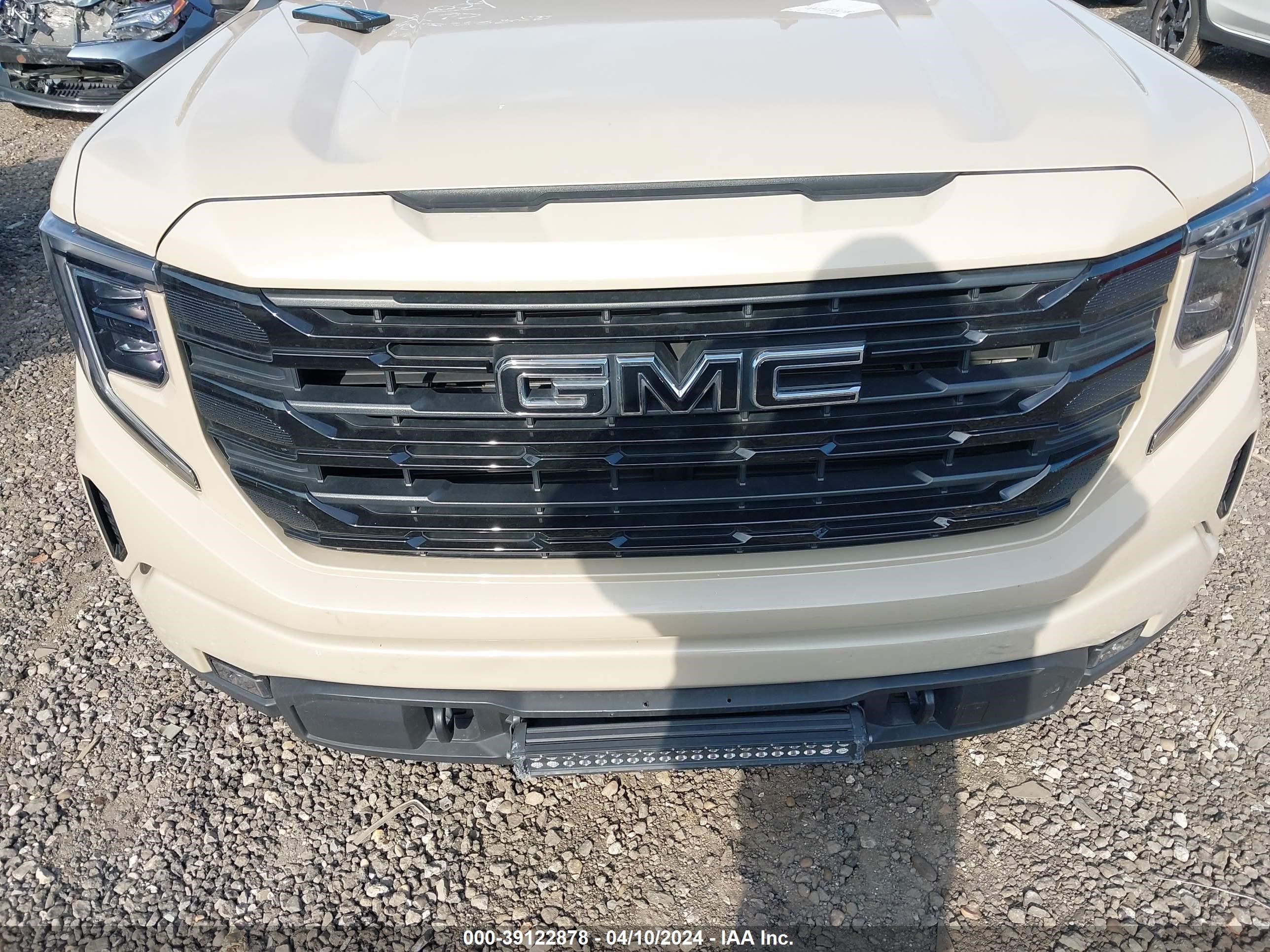 2022 GMC Sierra 1500 4Wd Short Box Elevation With 3Sb vin: 3GTPUCEK5NG588446