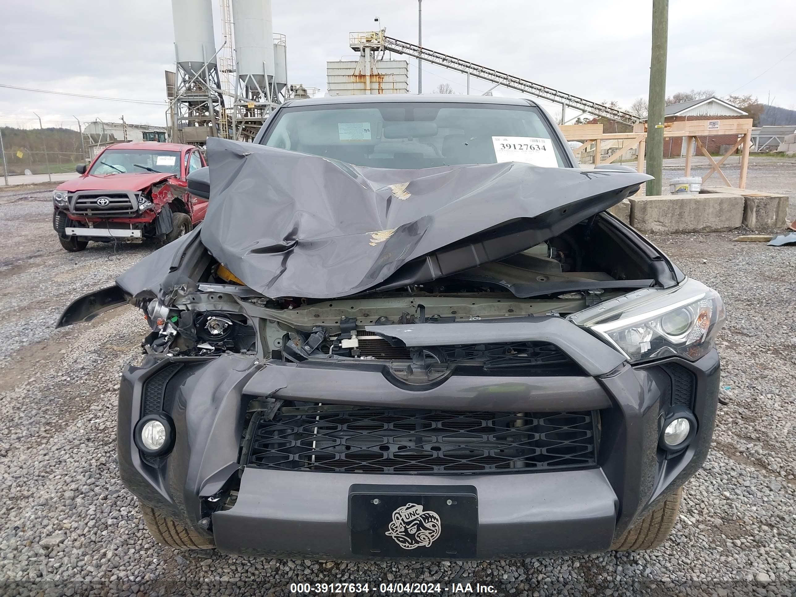 2018 Toyota 4Runner Sr5 vin: JTEBU5JR0J5583418