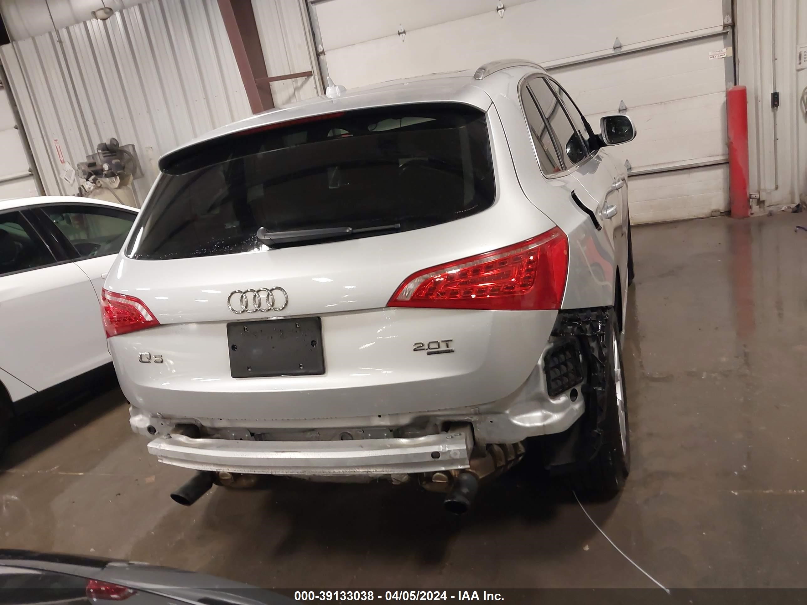 2012 Audi Q5 2.0T Premium vin: WA1CFAFP9CA070062