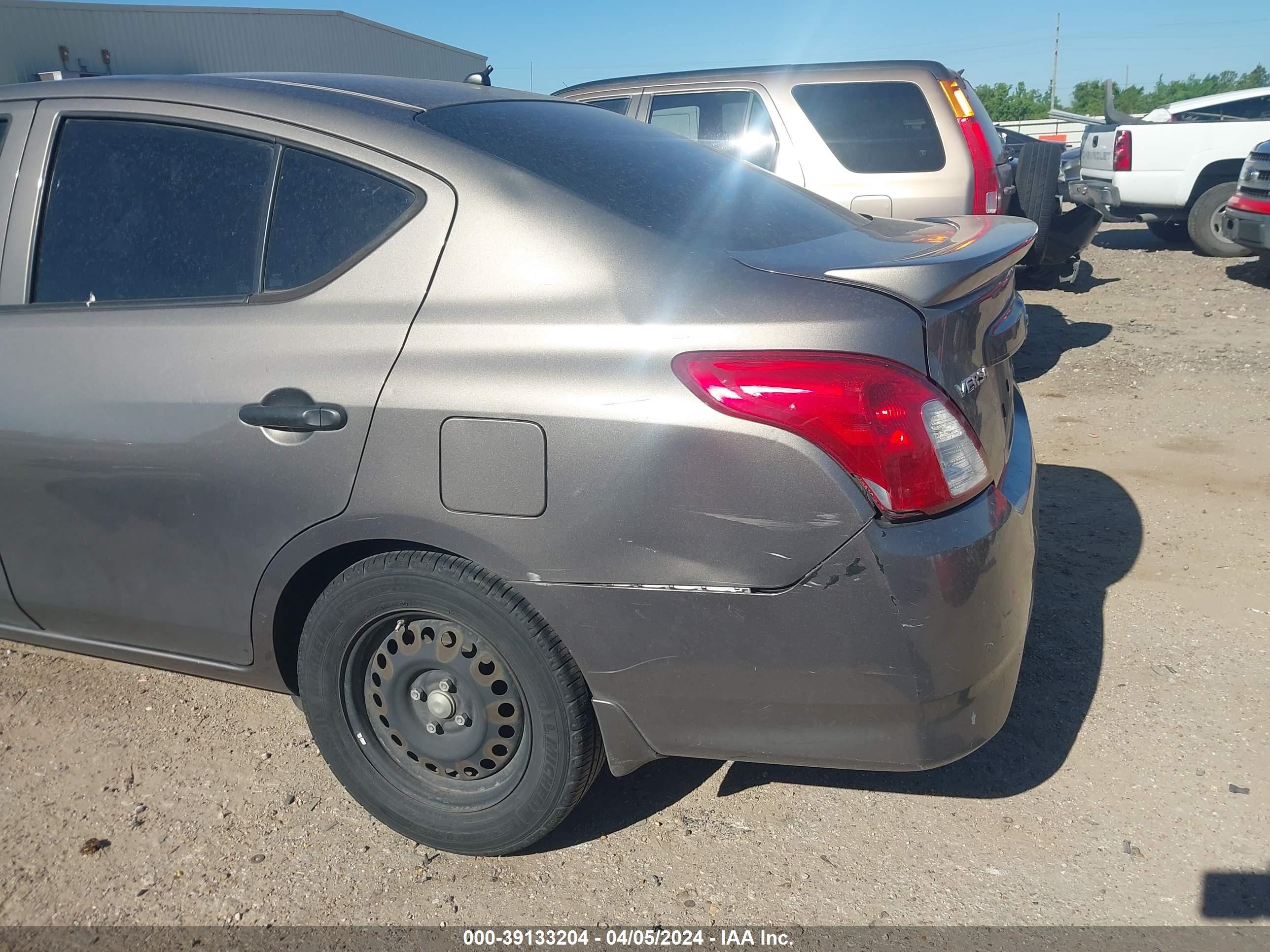 2016 Nissan Versa 1.6 S+ vin: 3N1CN7AP8GL860988