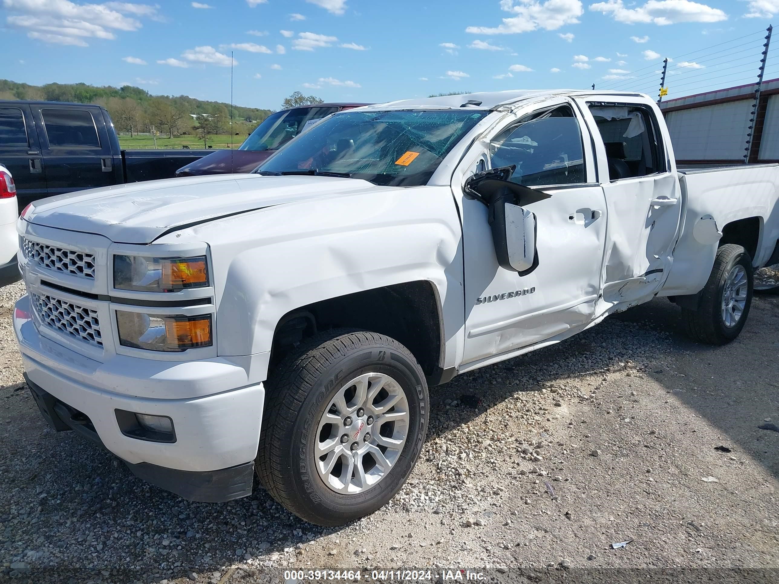 2015 Chevrolet Silverado 1500 1Lt vin: 3GCUKREC4FG180476