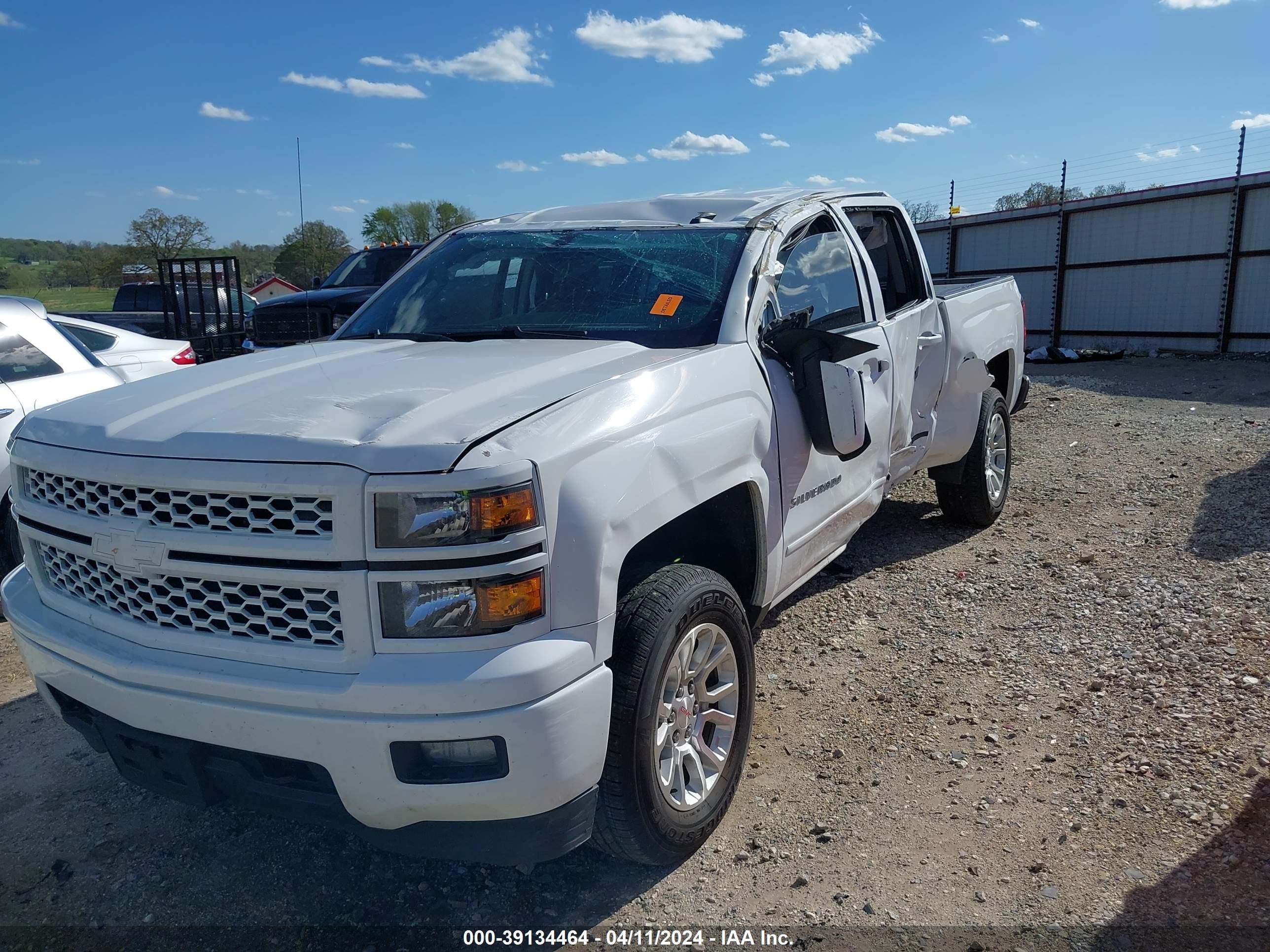 2015 Chevrolet Silverado 1500 1Lt vin: 3GCUKREC4FG180476