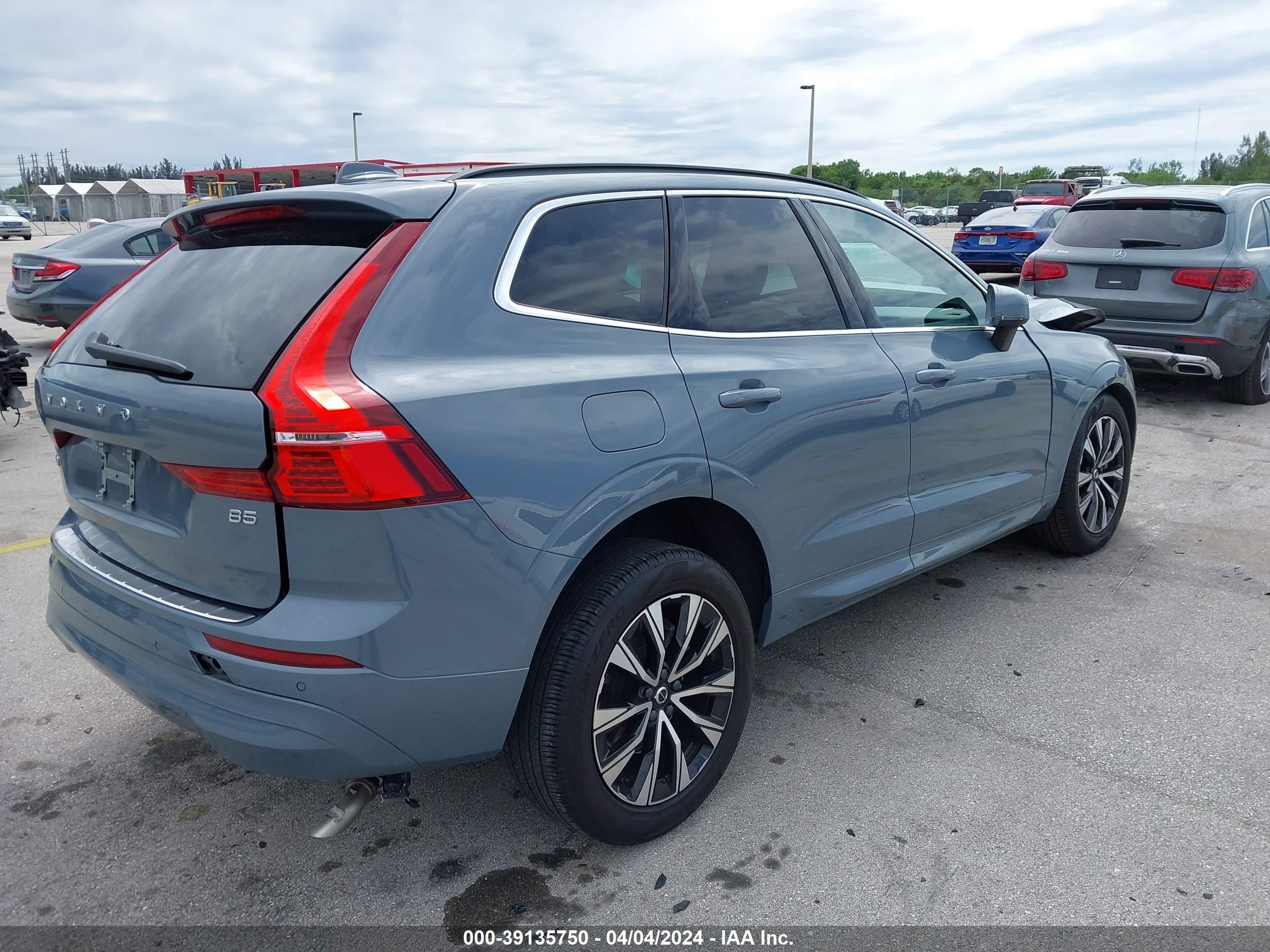 2023 Volvo Xc60 B5 Core vin: YV4L12DK8P1333694