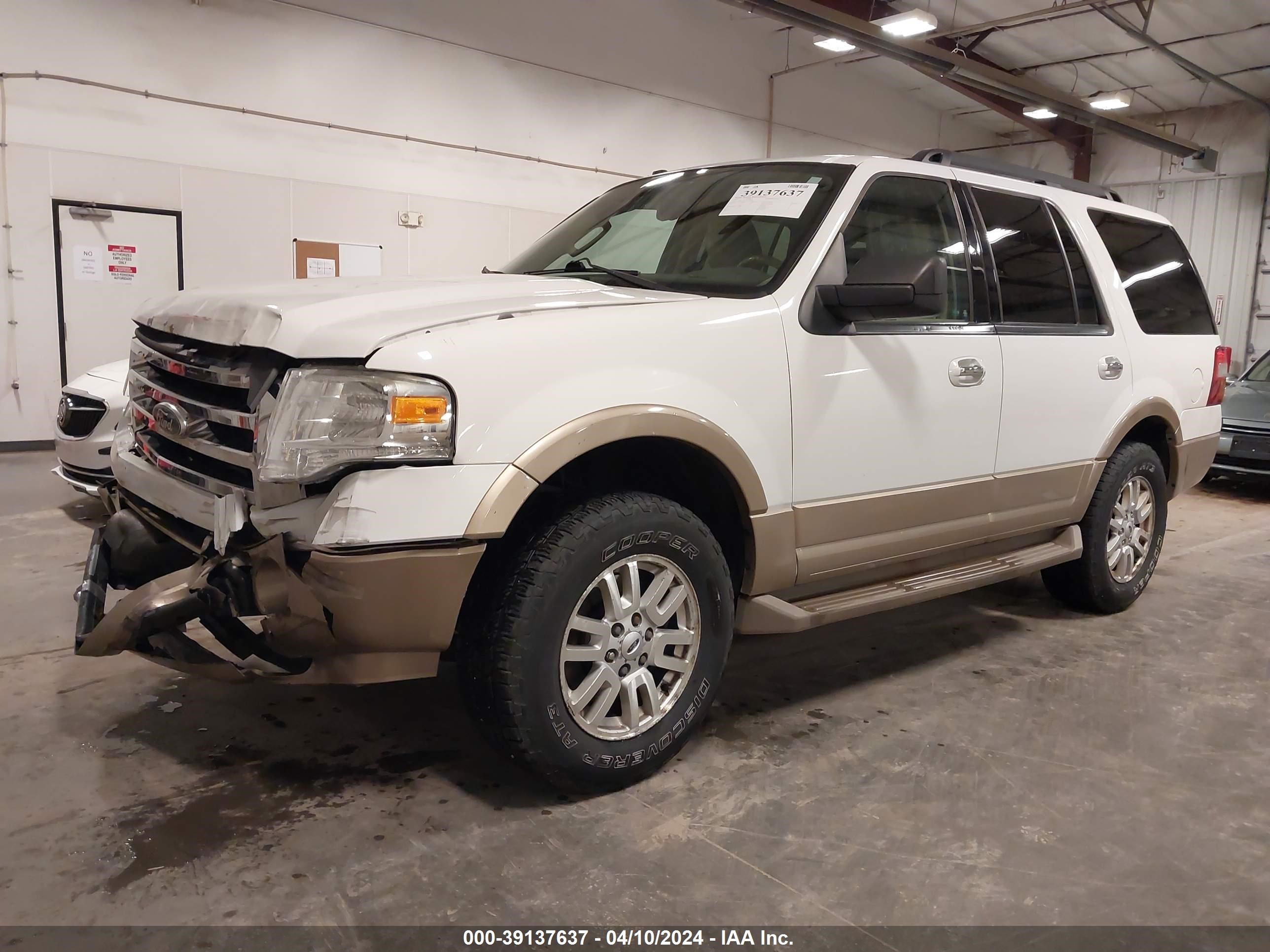 2012 Ford Expedition Xlt vin: 1FMJU1H52CEF33985