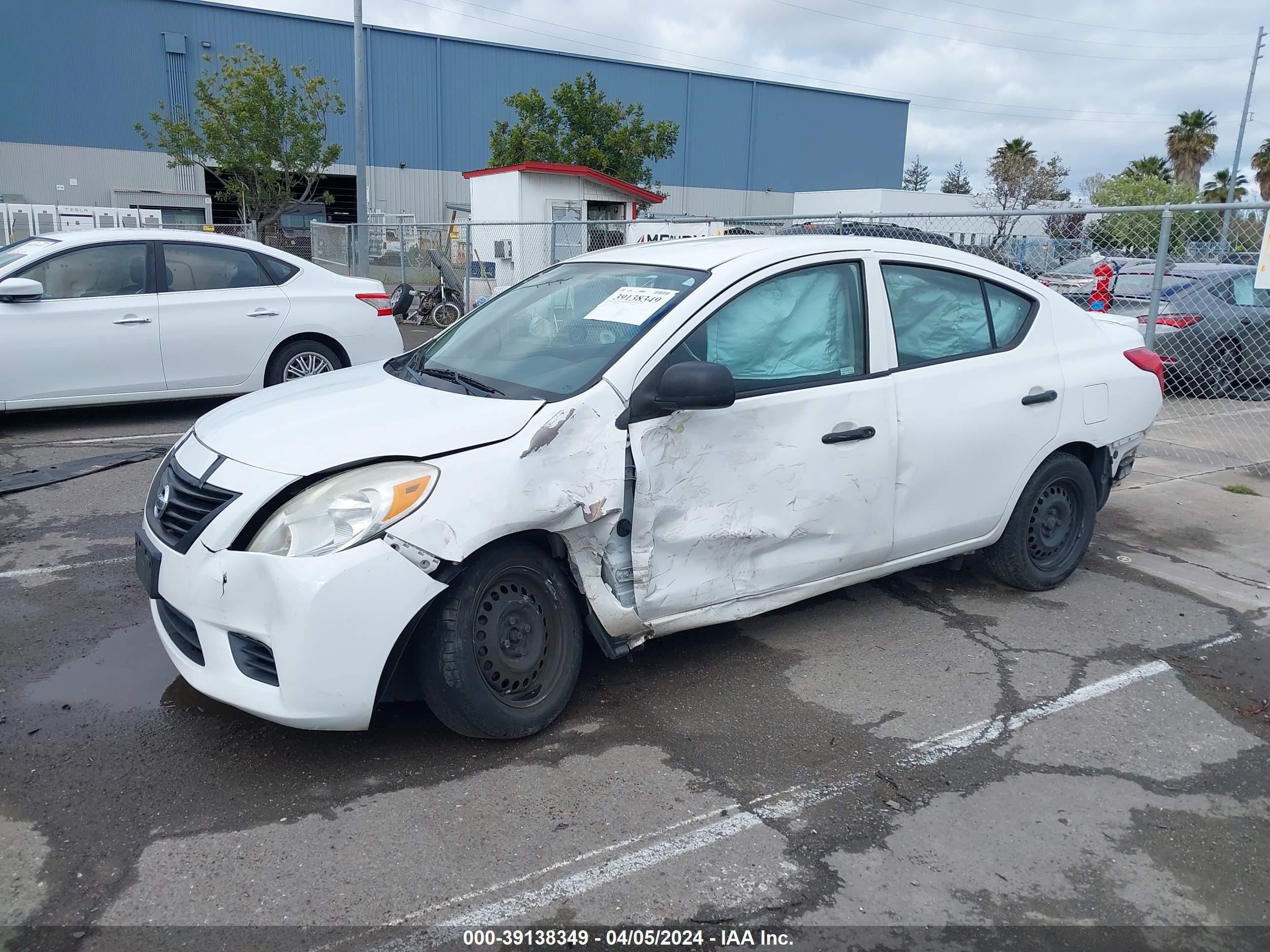 2014 Nissan Versa 1.6 S+ vin: 3N1CN7AP1EL825934