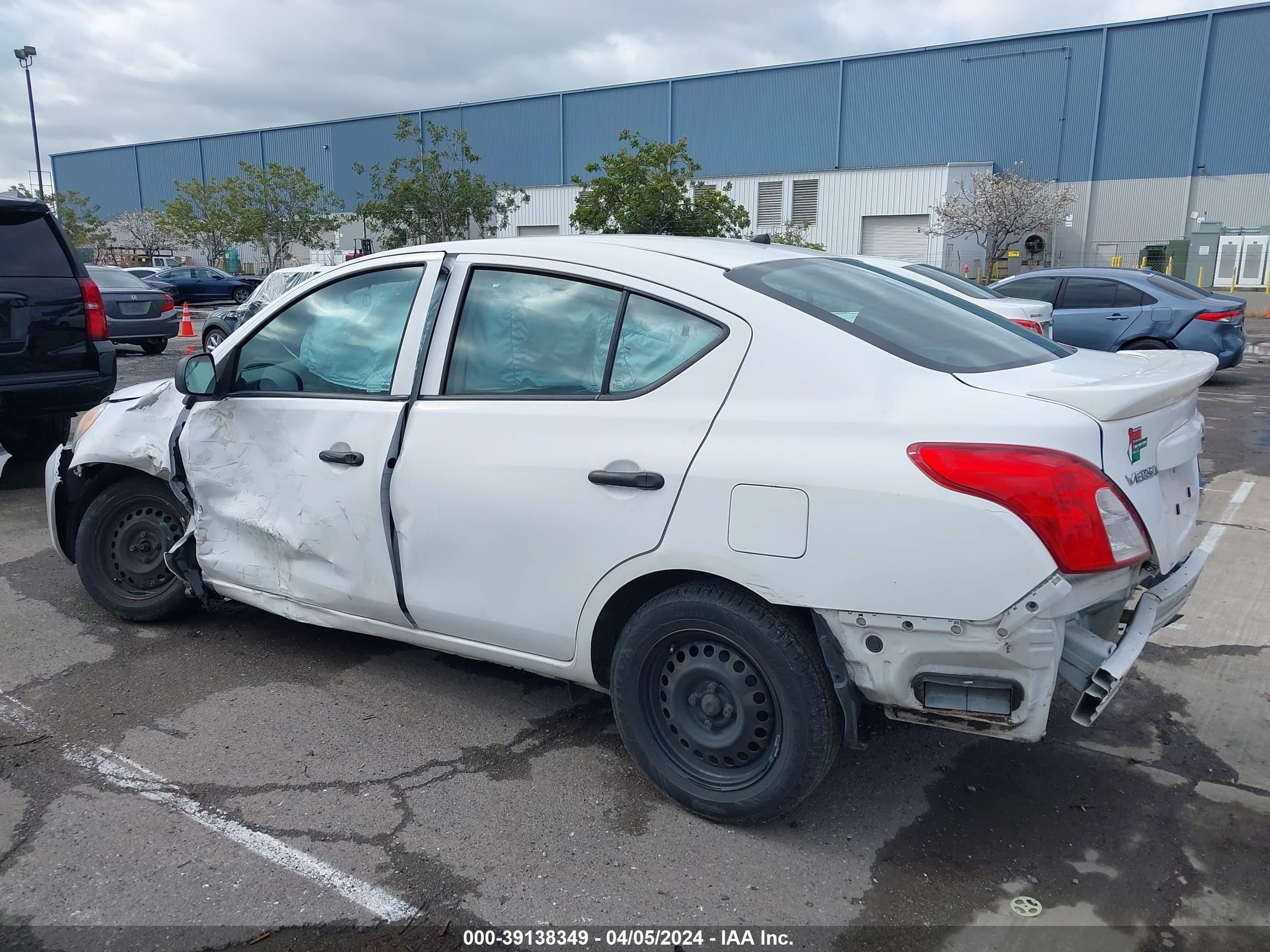 2014 Nissan Versa 1.6 S+ vin: 3N1CN7AP1EL825934