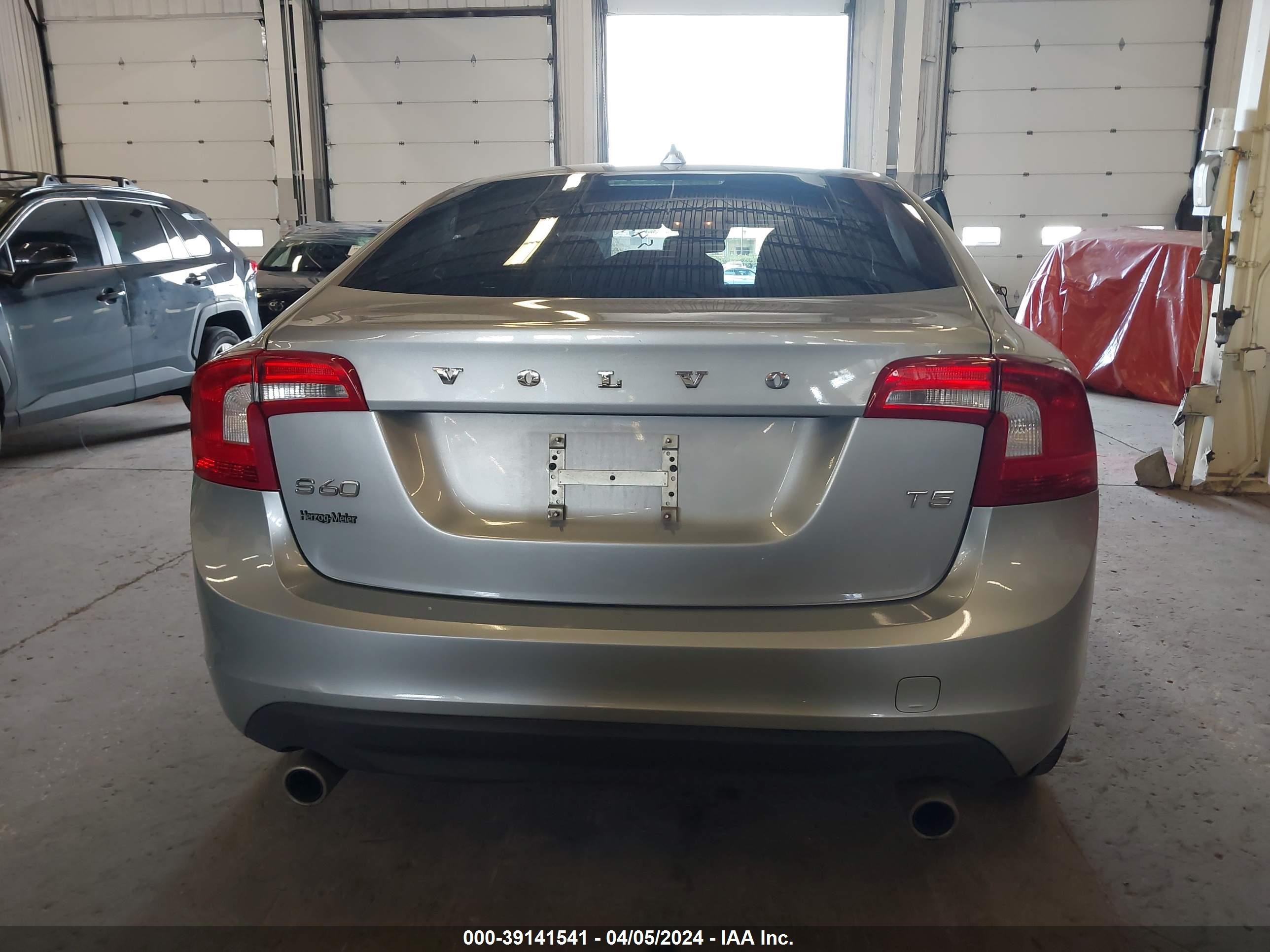 2013 Volvo S60 T5/T5 Platinum/T5 Premier/T5 Premier Plus vin: YV1612FS6D1213993