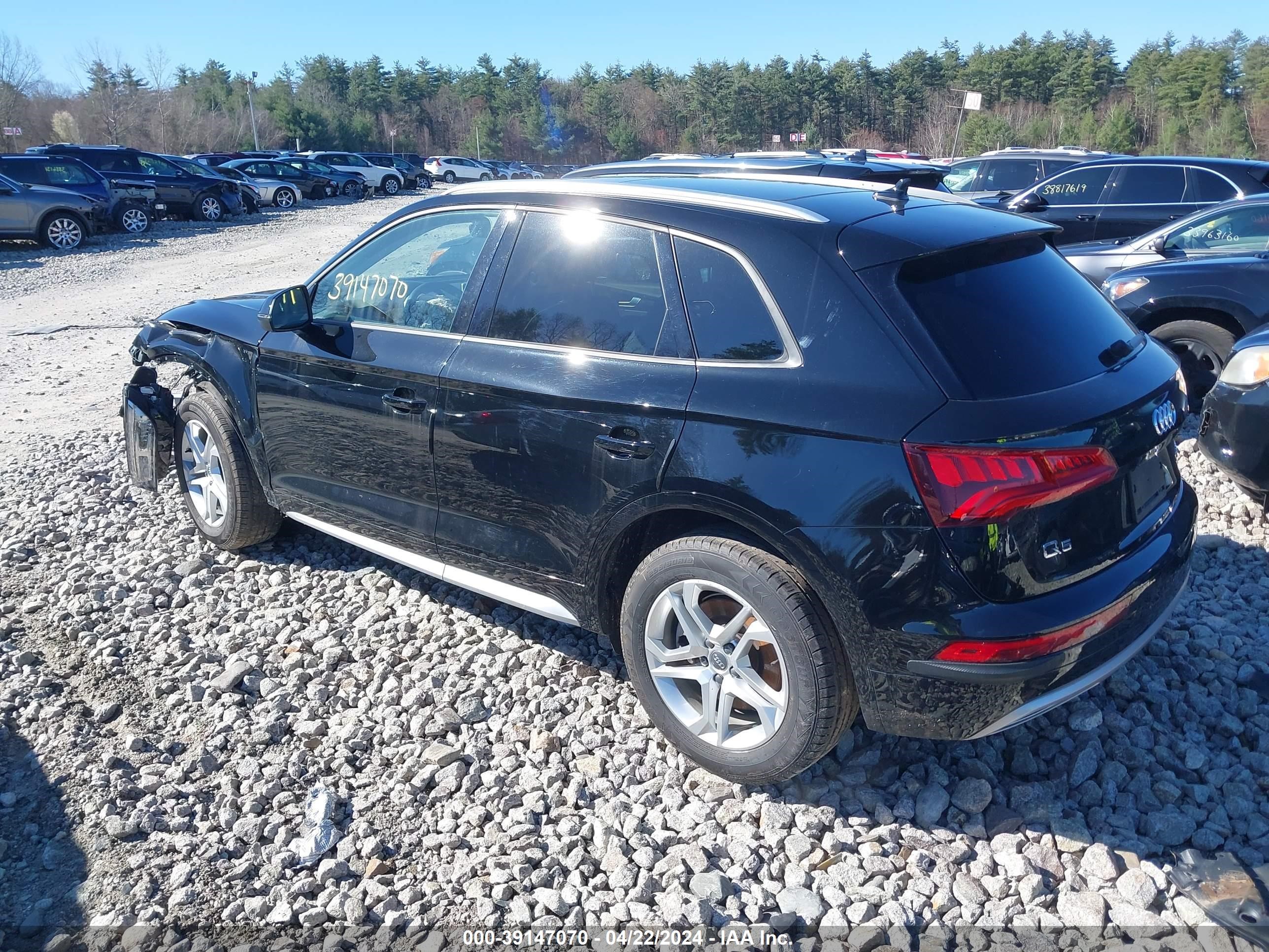 2018 Audi Q5 2.0T Premium/2.0T Tech Premium vin: WA1ANAFY4J2202882