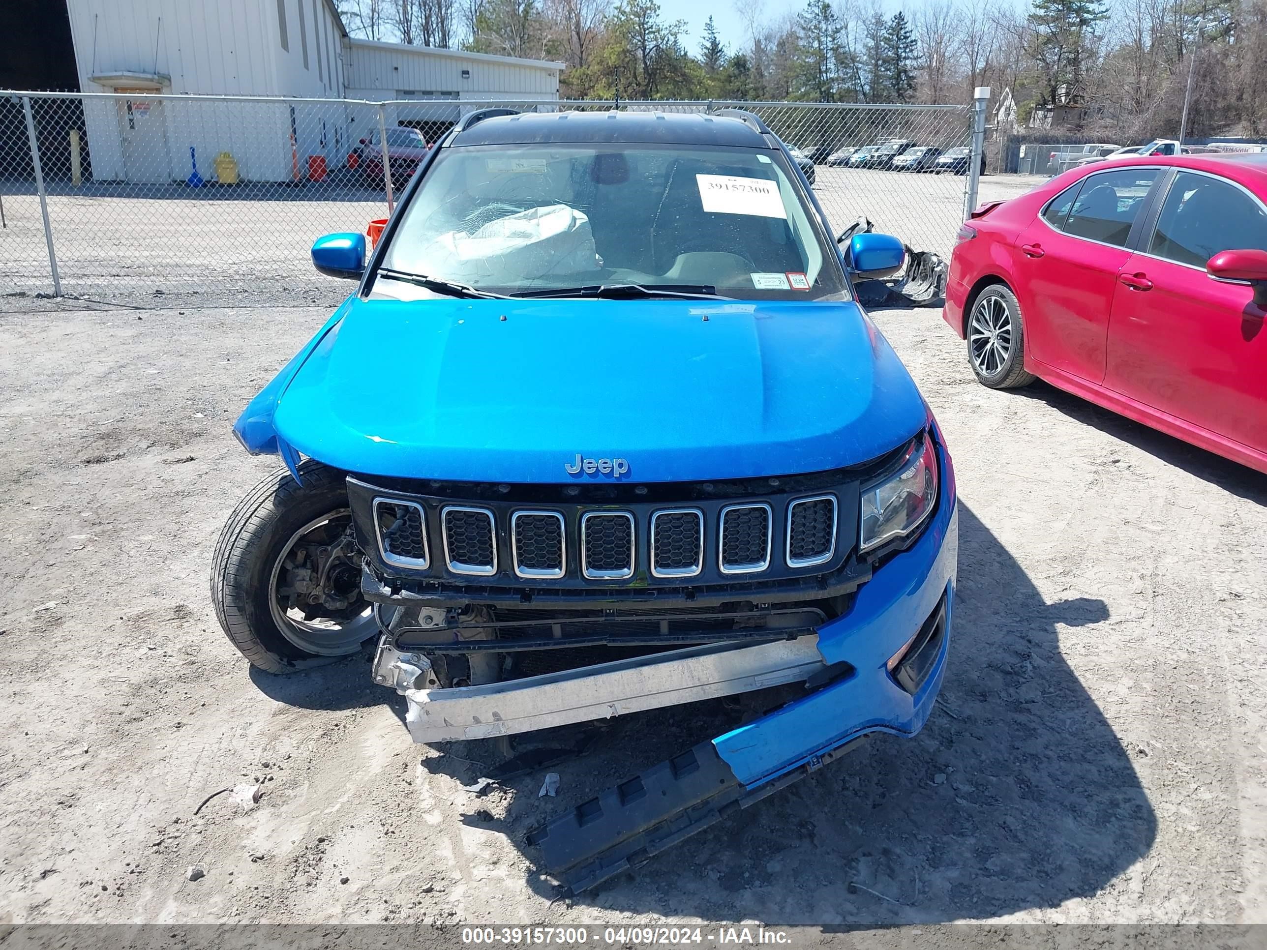 2018 Jeep Compass Latitude 4X4 vin: 3C4NJDBB2JT262048