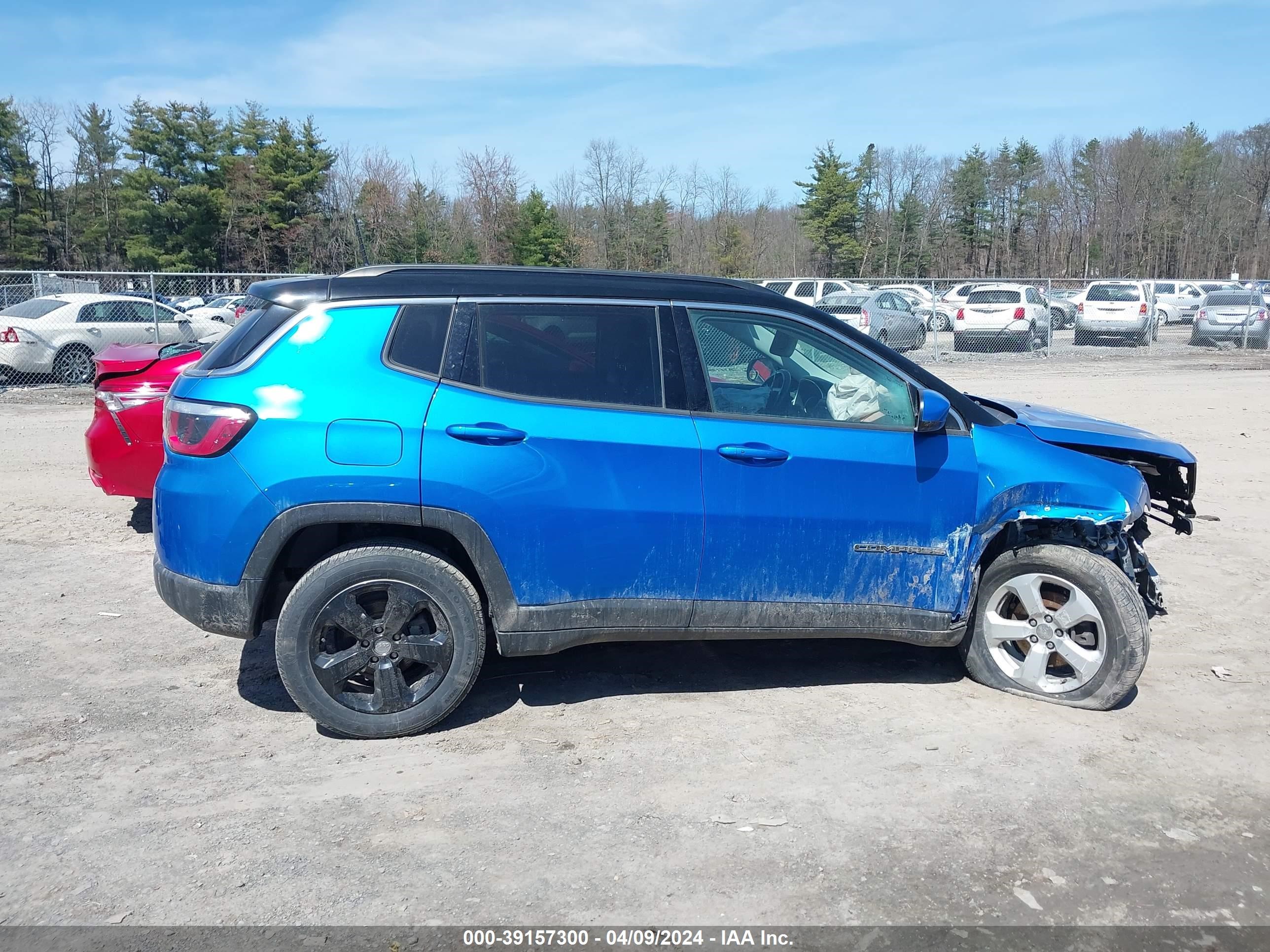 2018 Jeep Compass Latitude 4X4 vin: 3C4NJDBB2JT262048