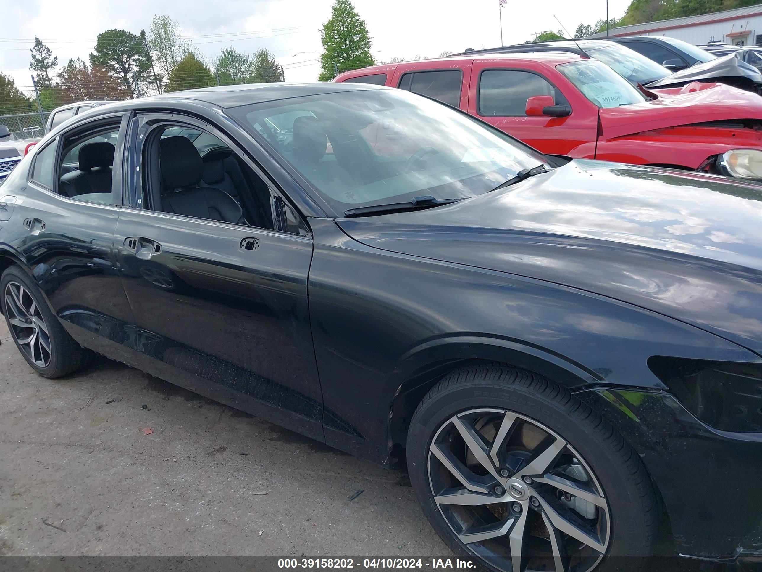 2019 Volvo S60 T6 Momentum vin: 7JRA22TK2KG003288