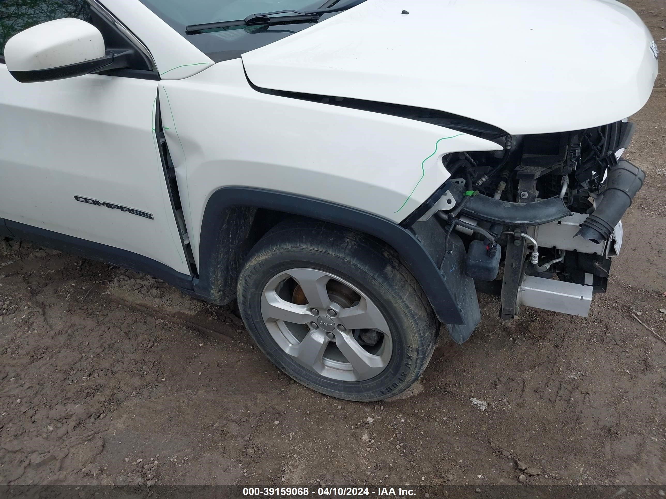 2018 Jeep Compass Latitude 4X4 vin: 3C4NJDBB6JT291083