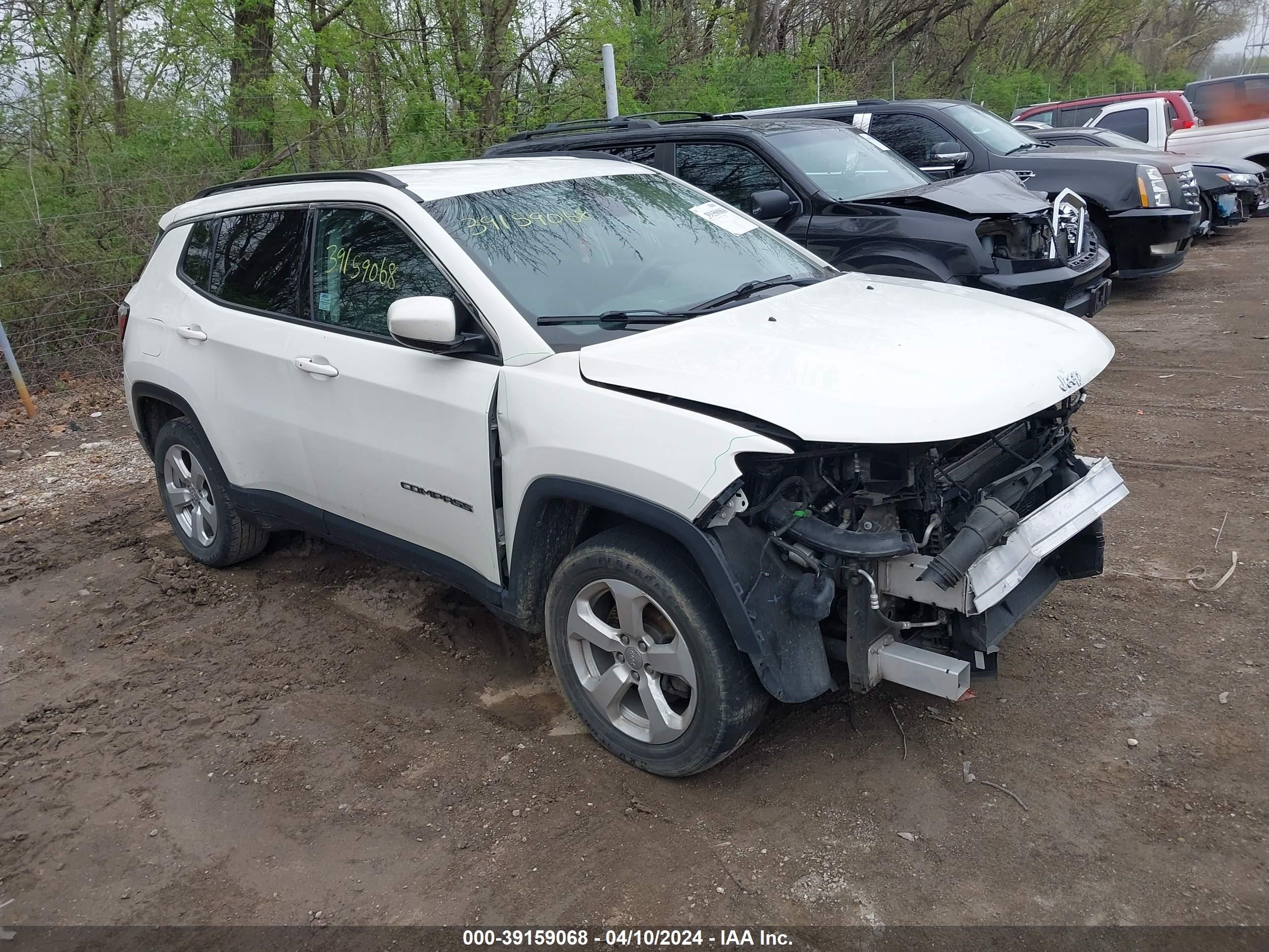 2018 Jeep Compass Latitude 4X4 vin: 3C4NJDBB6JT291083