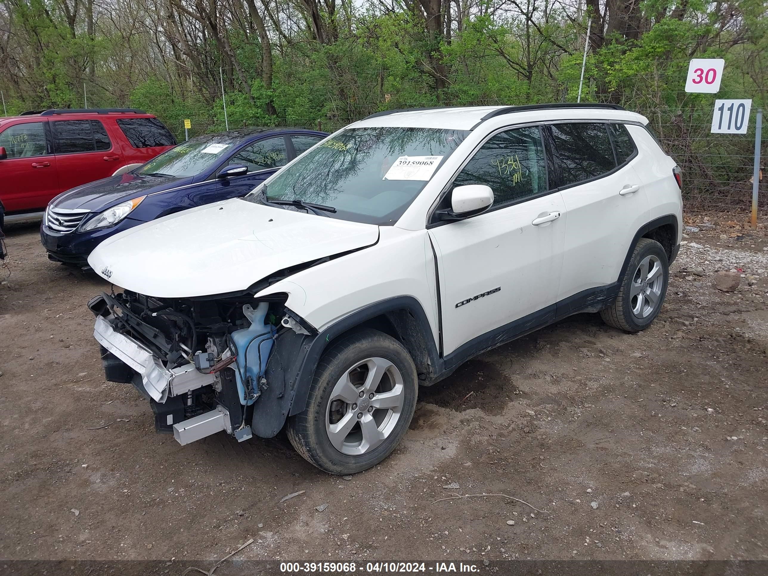 2018 Jeep Compass Latitude 4X4 vin: 3C4NJDBB6JT291083