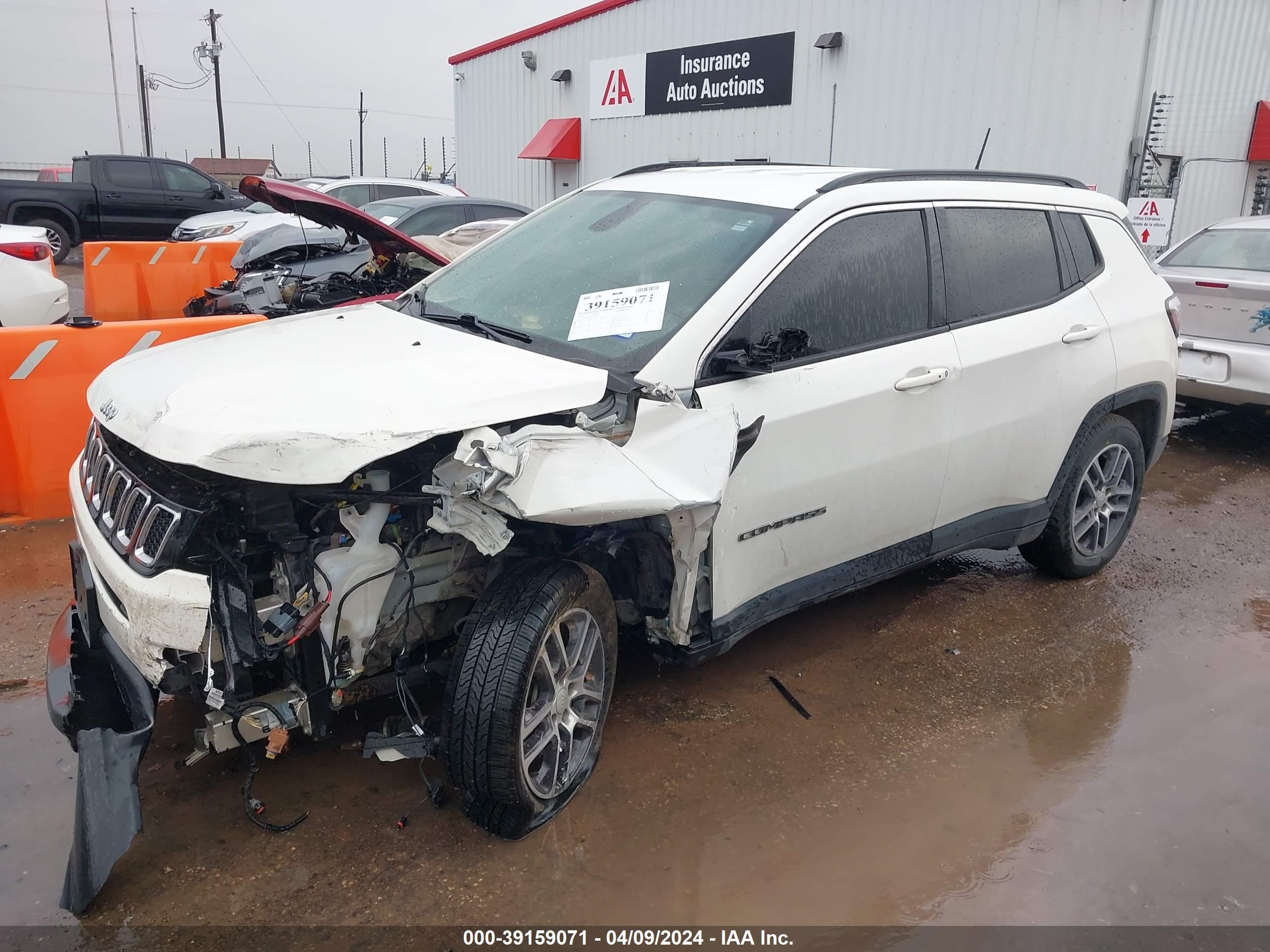 2018 Jeep Compass Latitude Fwd vin: 3C4NJCBB2JT233739