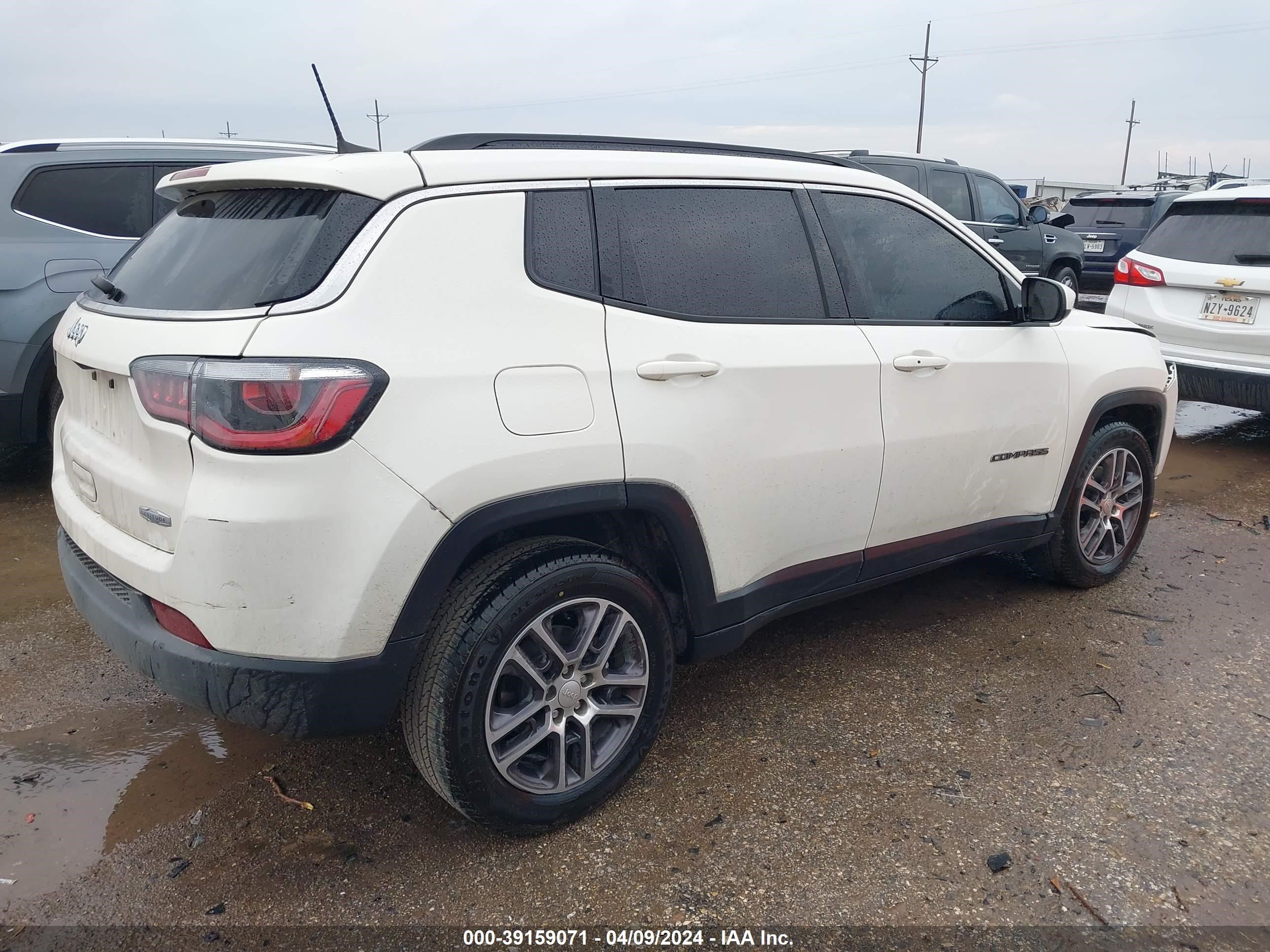 2018 Jeep Compass Latitude Fwd vin: 3C4NJCBB2JT233739