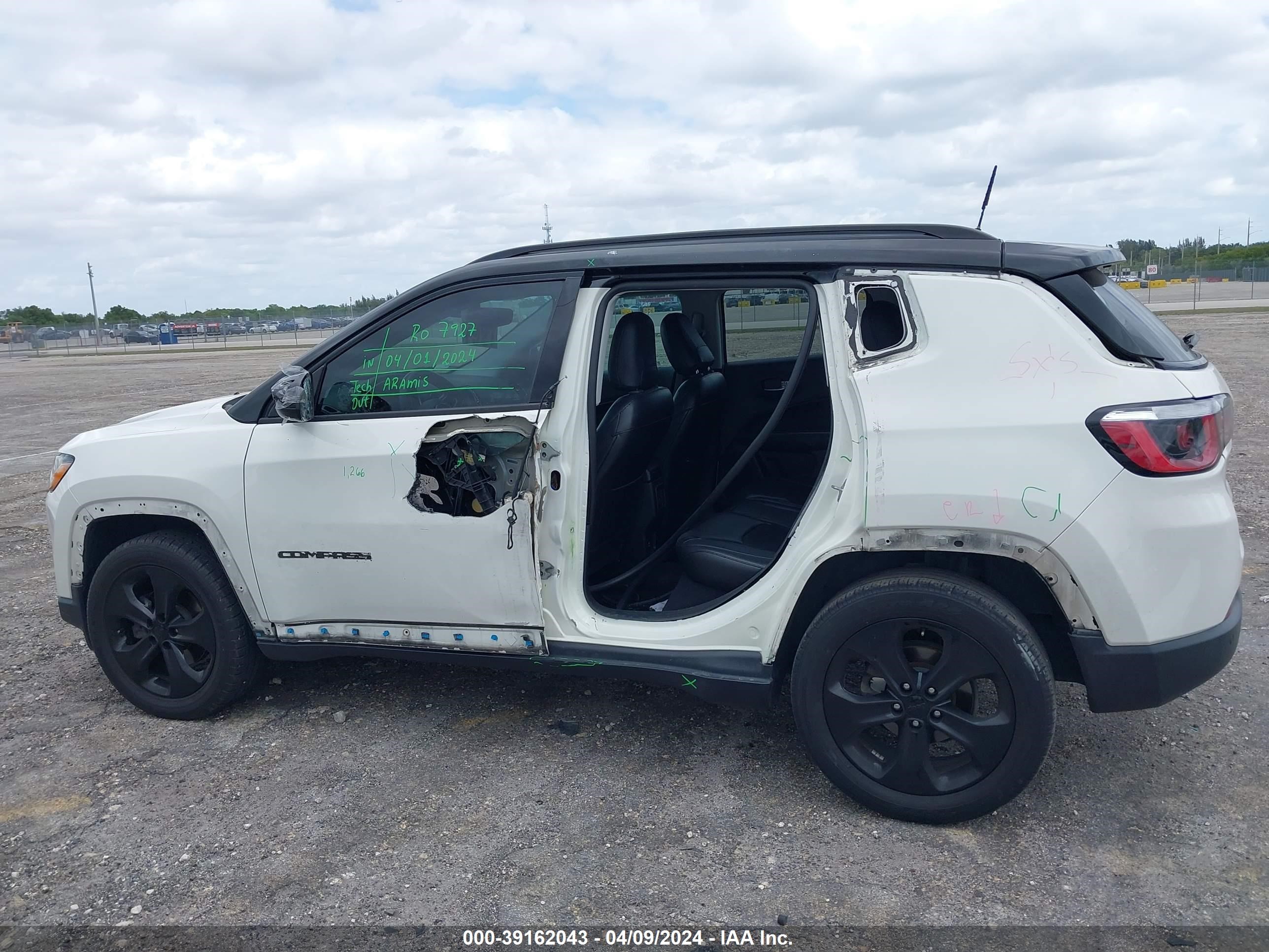 2018 Jeep Compass Altitude Fwd vin: 3C4NJCBB1JT407977