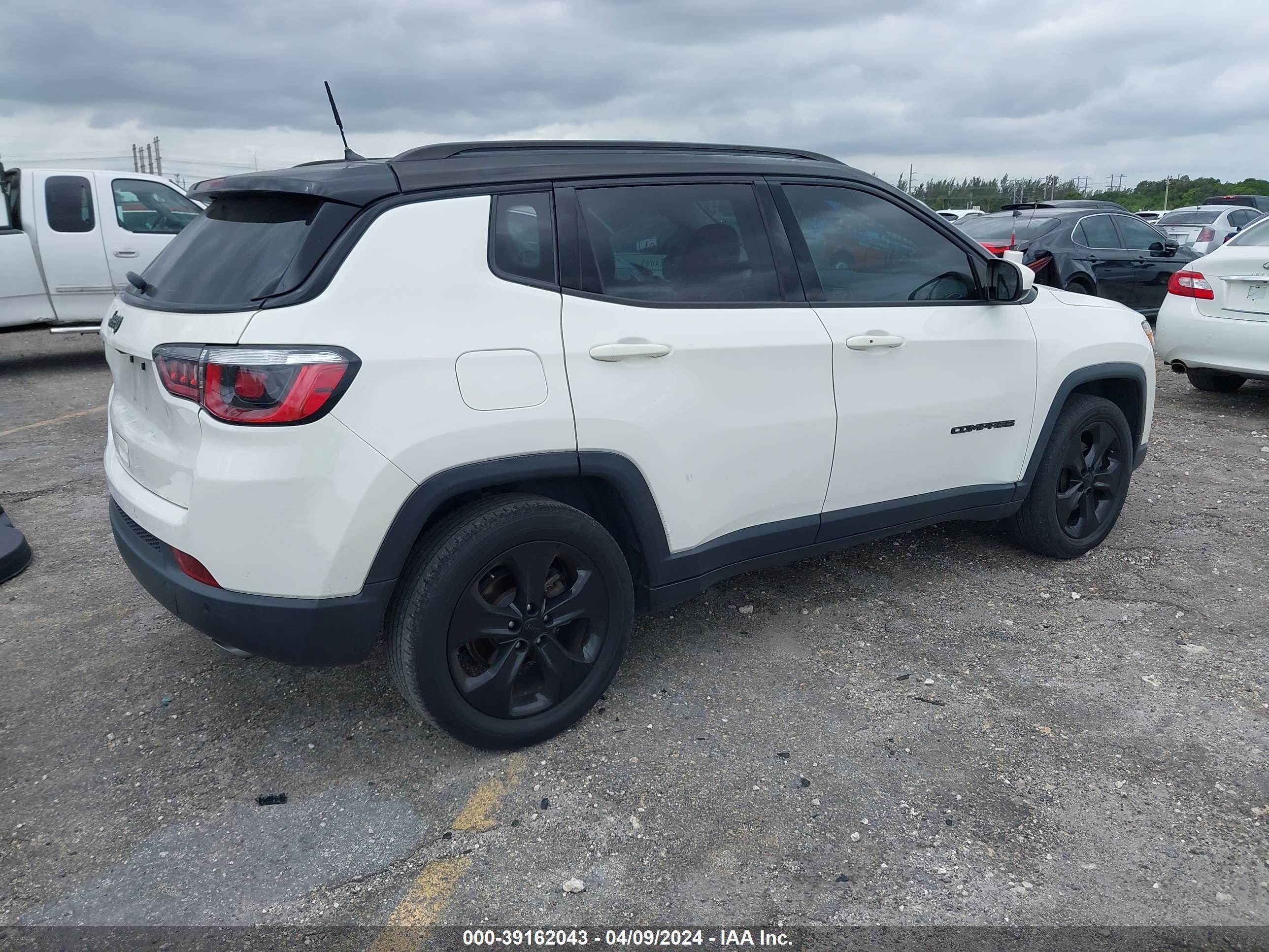 2018 Jeep Compass Altitude Fwd vin: 3C4NJCBB1JT407977