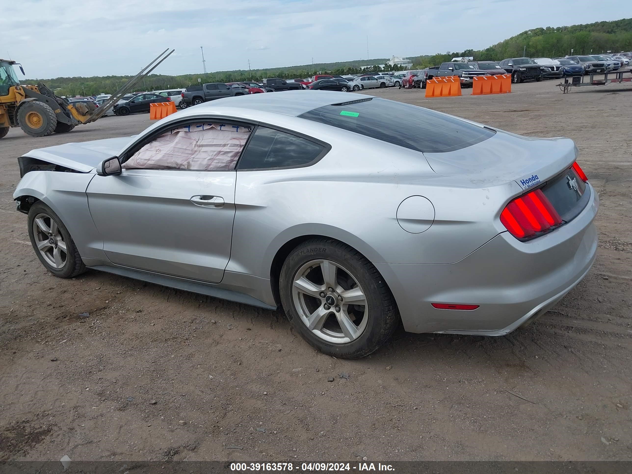 2017 Ford Mustang V6 vin: 1FA6P8AM2H5239253