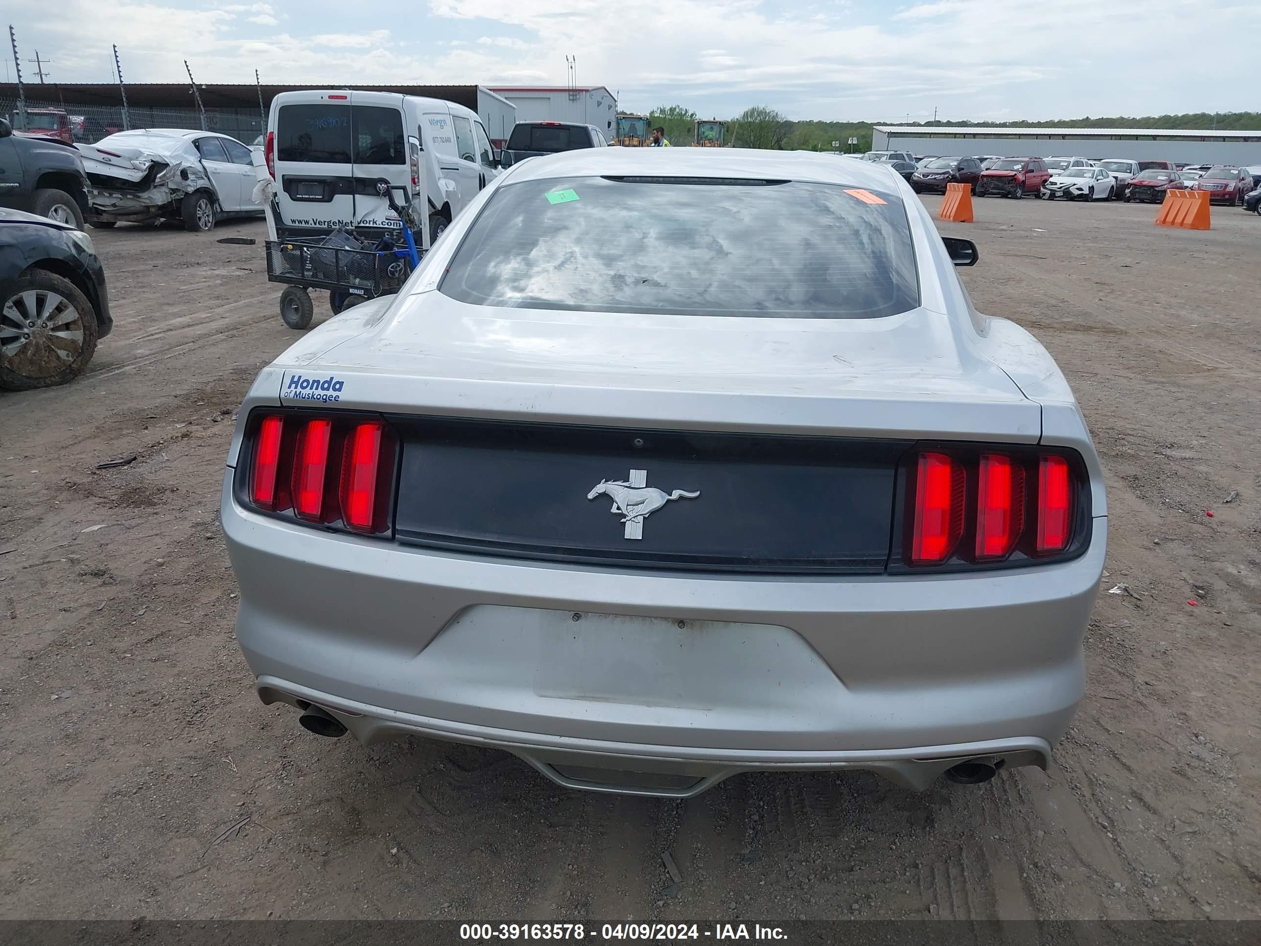 2017 Ford Mustang V6 vin: 1FA6P8AM2H5239253