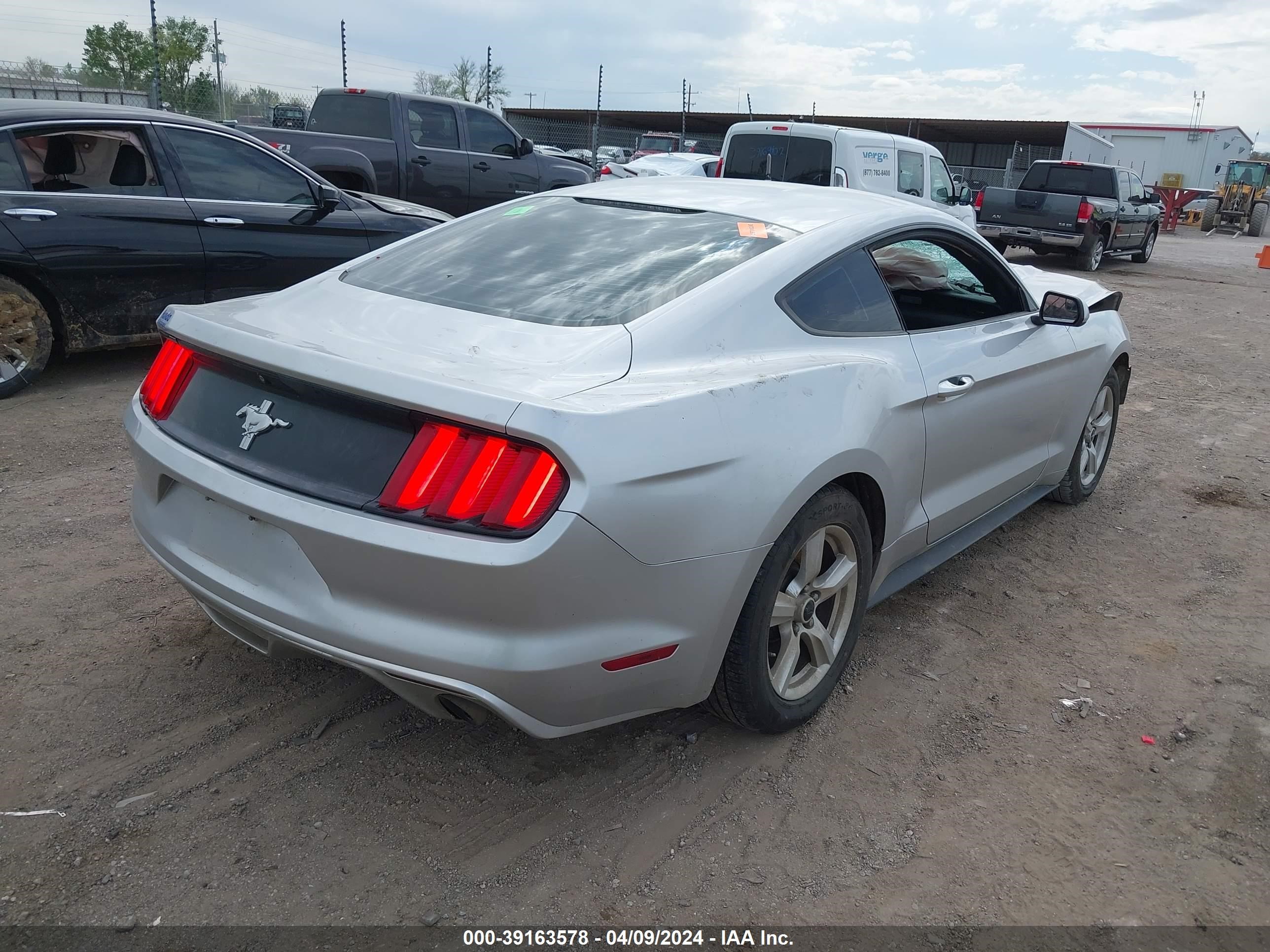 2017 Ford Mustang V6 vin: 1FA6P8AM2H5239253