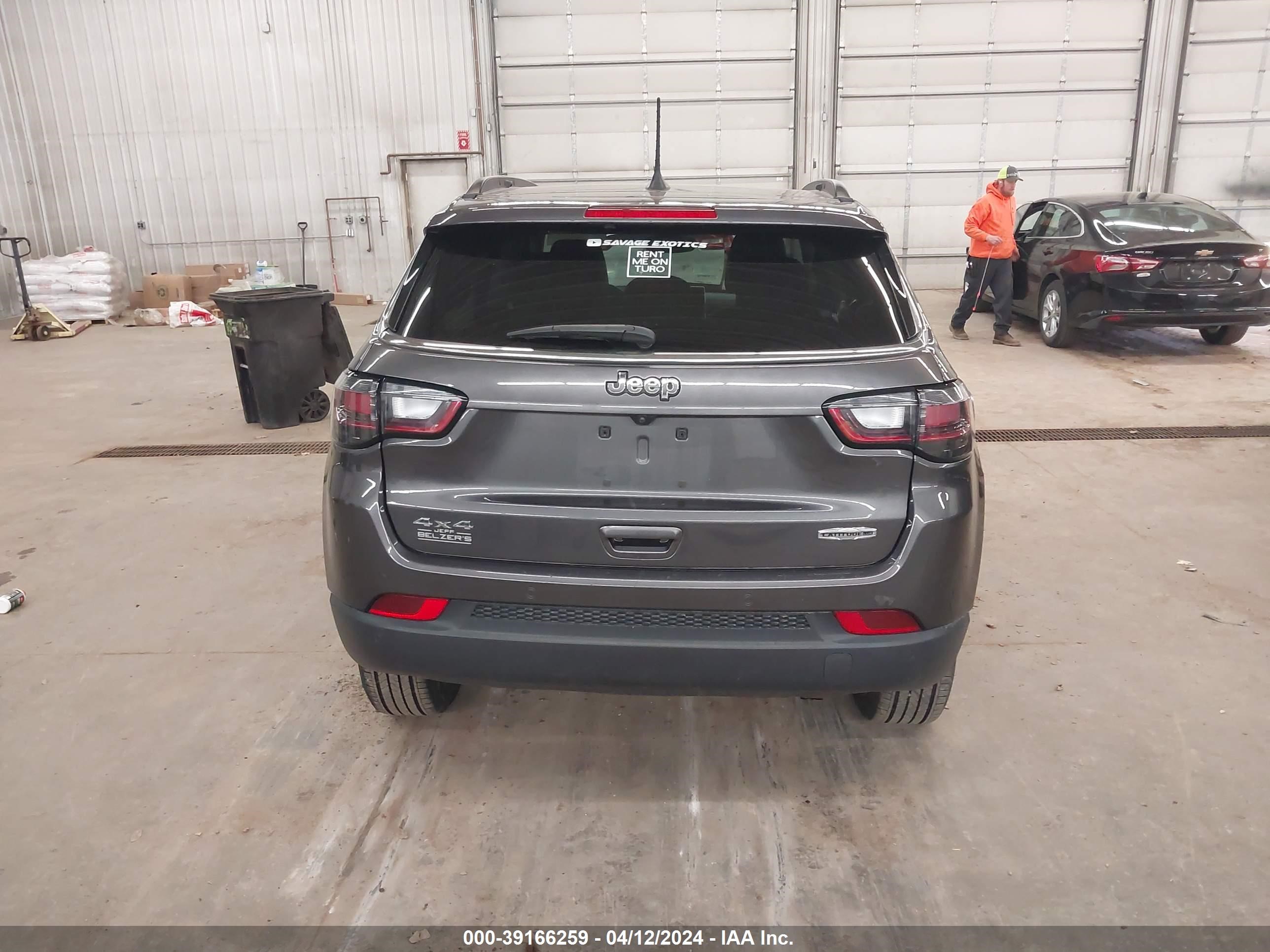 2022 Jeep Compass Latitude Lux 4X4 vin: 3C4NJDFB2NT109329