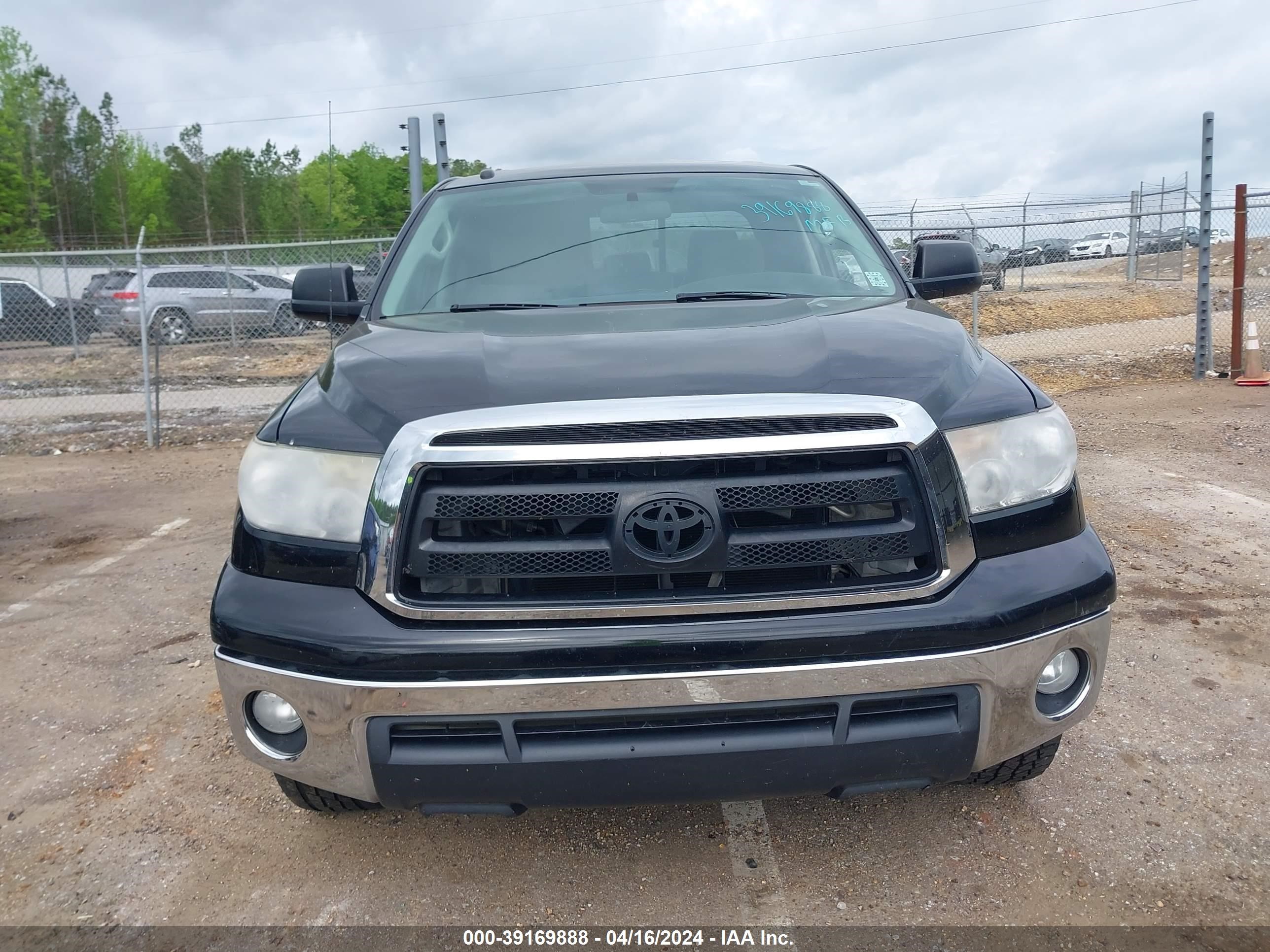 2012 Toyota Tundra Grade 5.7L V8 vin: 5TFRY5F11CX122312