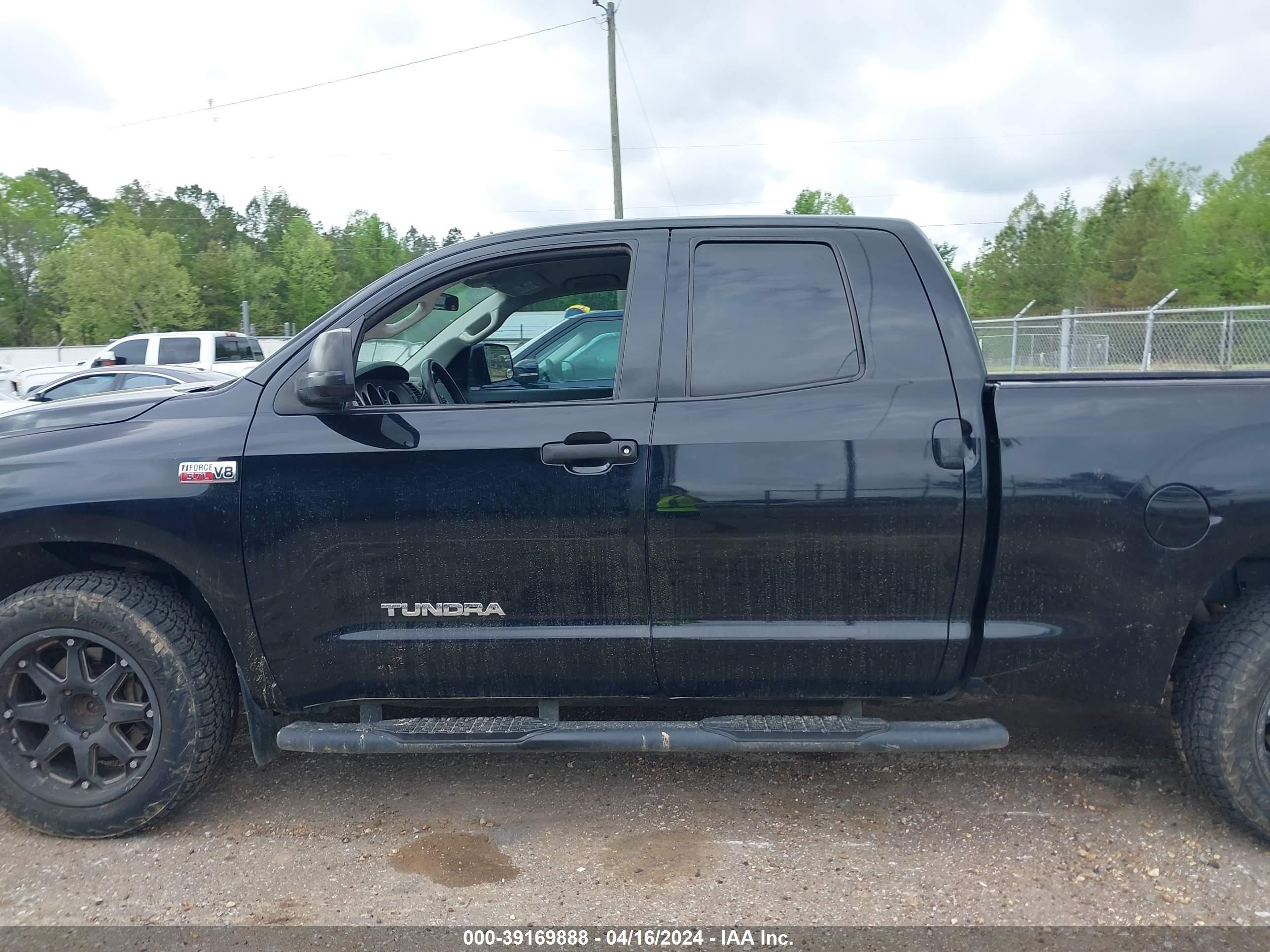 2012 Toyota Tundra Grade 5.7L V8 vin: 5TFRY5F11CX122312