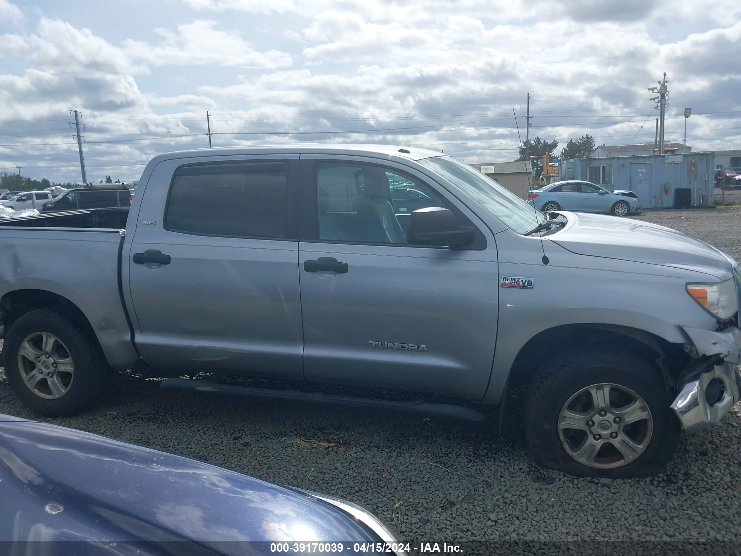 2013 Toyota Tundra Grade 5.7L V8 vin: 5TFEY5F15DX141137