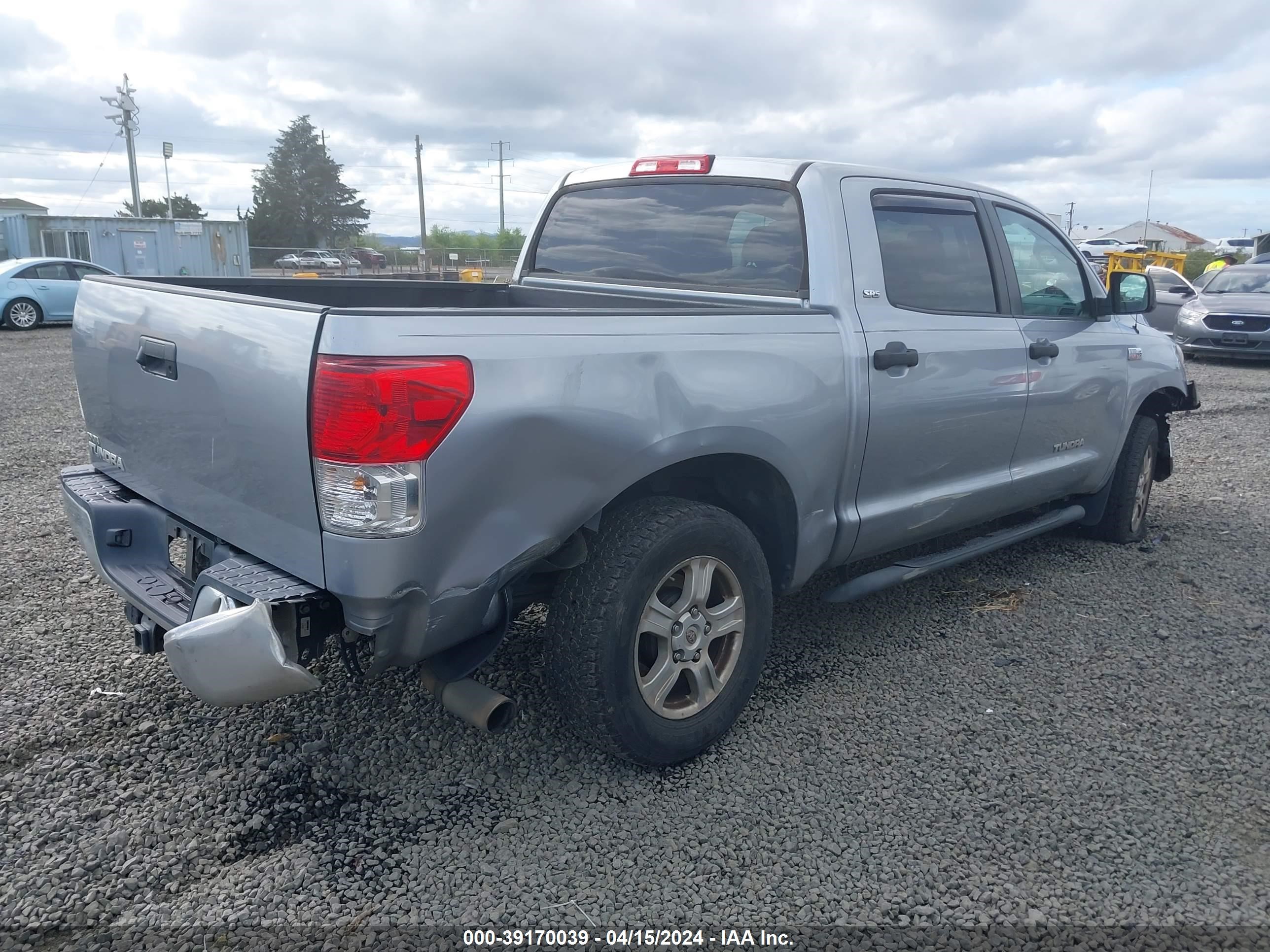 2013 Toyota Tundra Grade 5.7L V8 vin: 5TFEY5F15DX141137